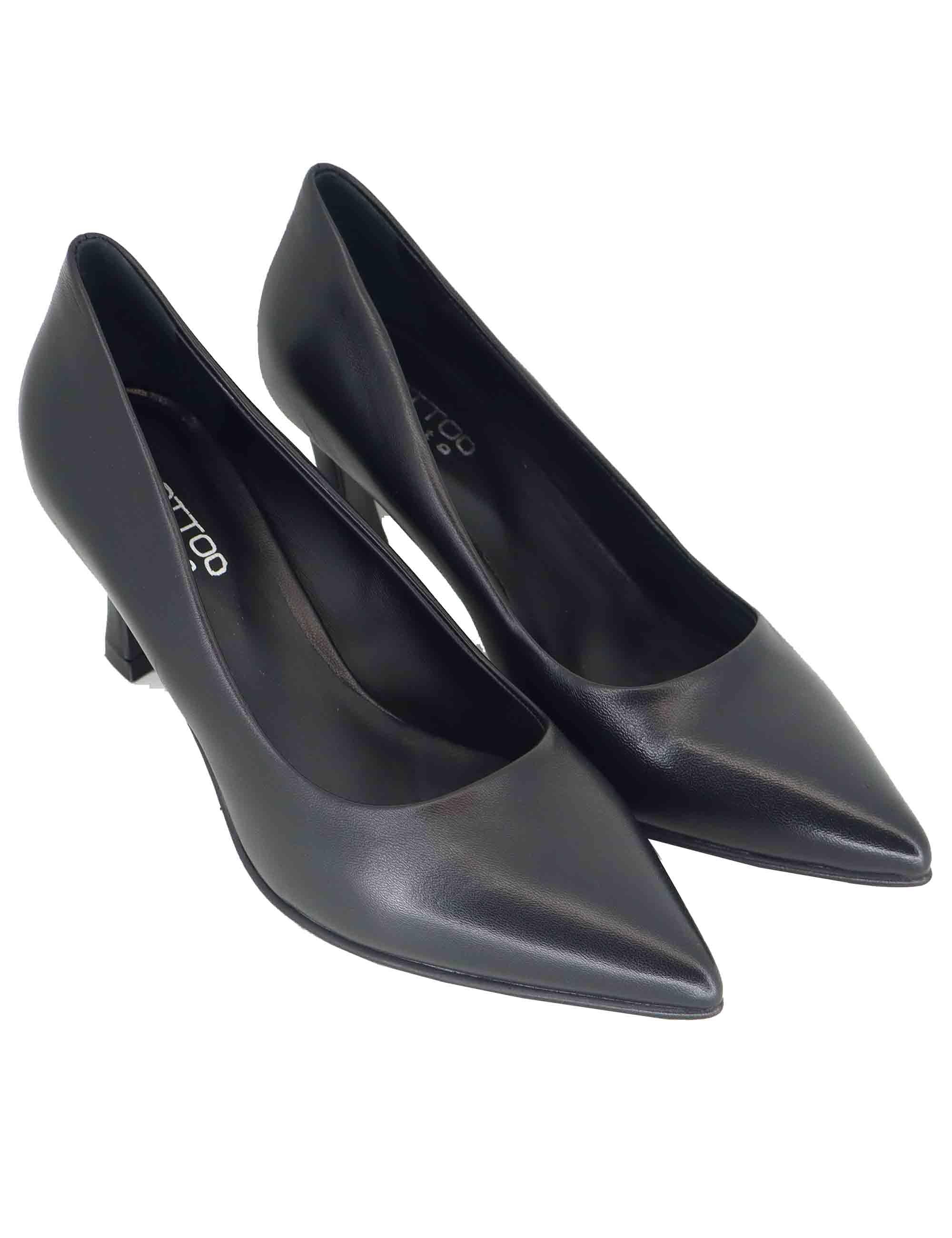 Decollete donna in pelle nera con tacco alto e punta a punta A 74 001 Tattoo 