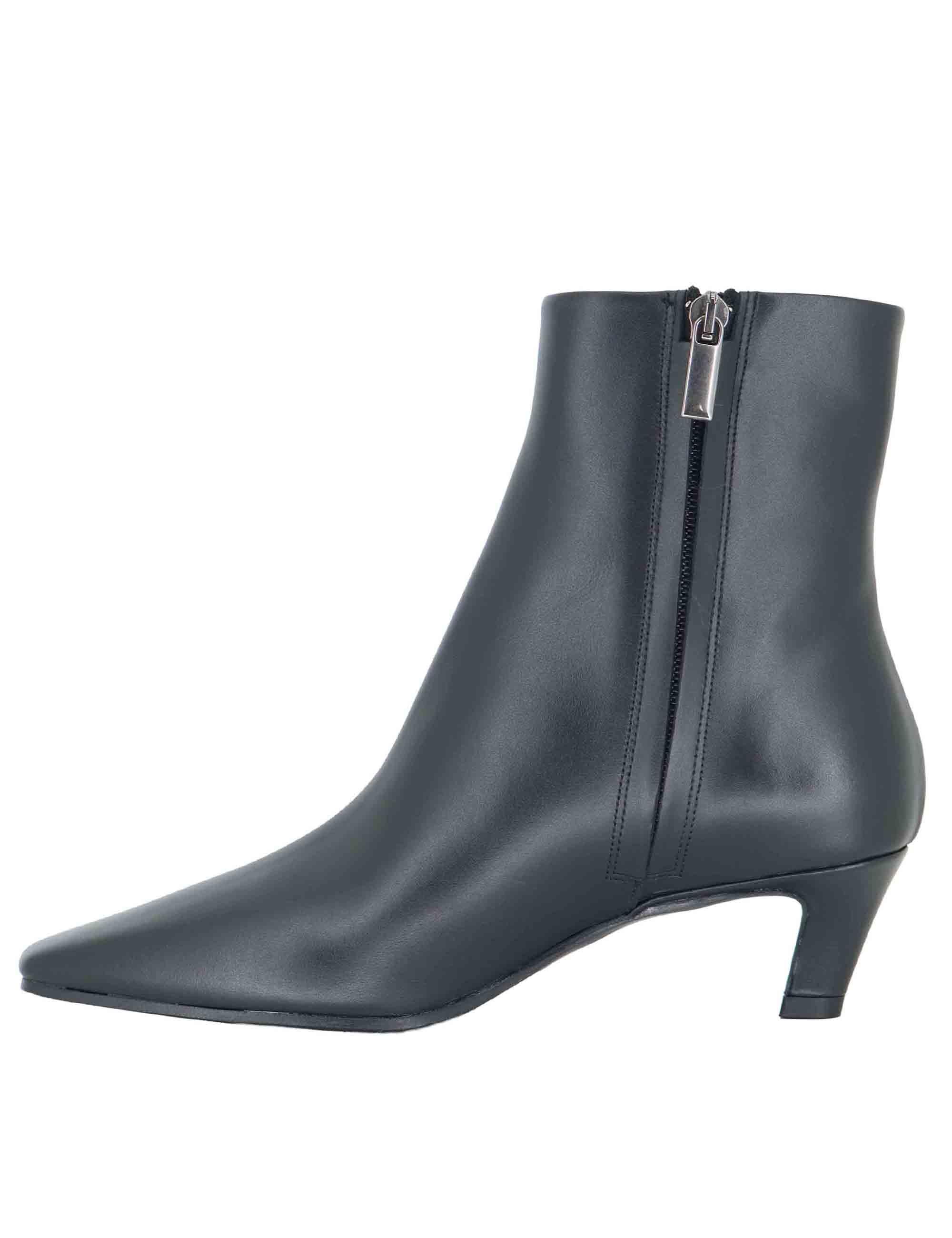 Stivaletti donna in pelle nera con tacco medio e zip laterale R2911 001 Bianca Di 