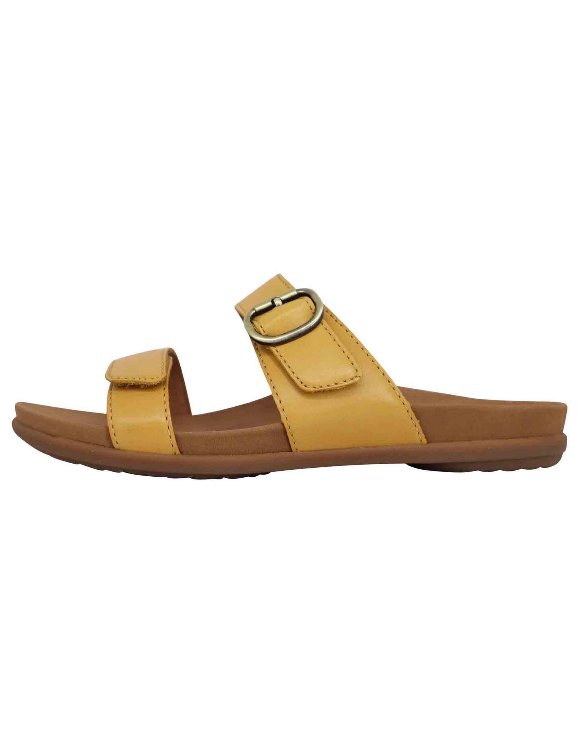 Sandali bassi donna in pelle gialla con fibbia laterale JUSTINE 6220-170300 Dansko 
