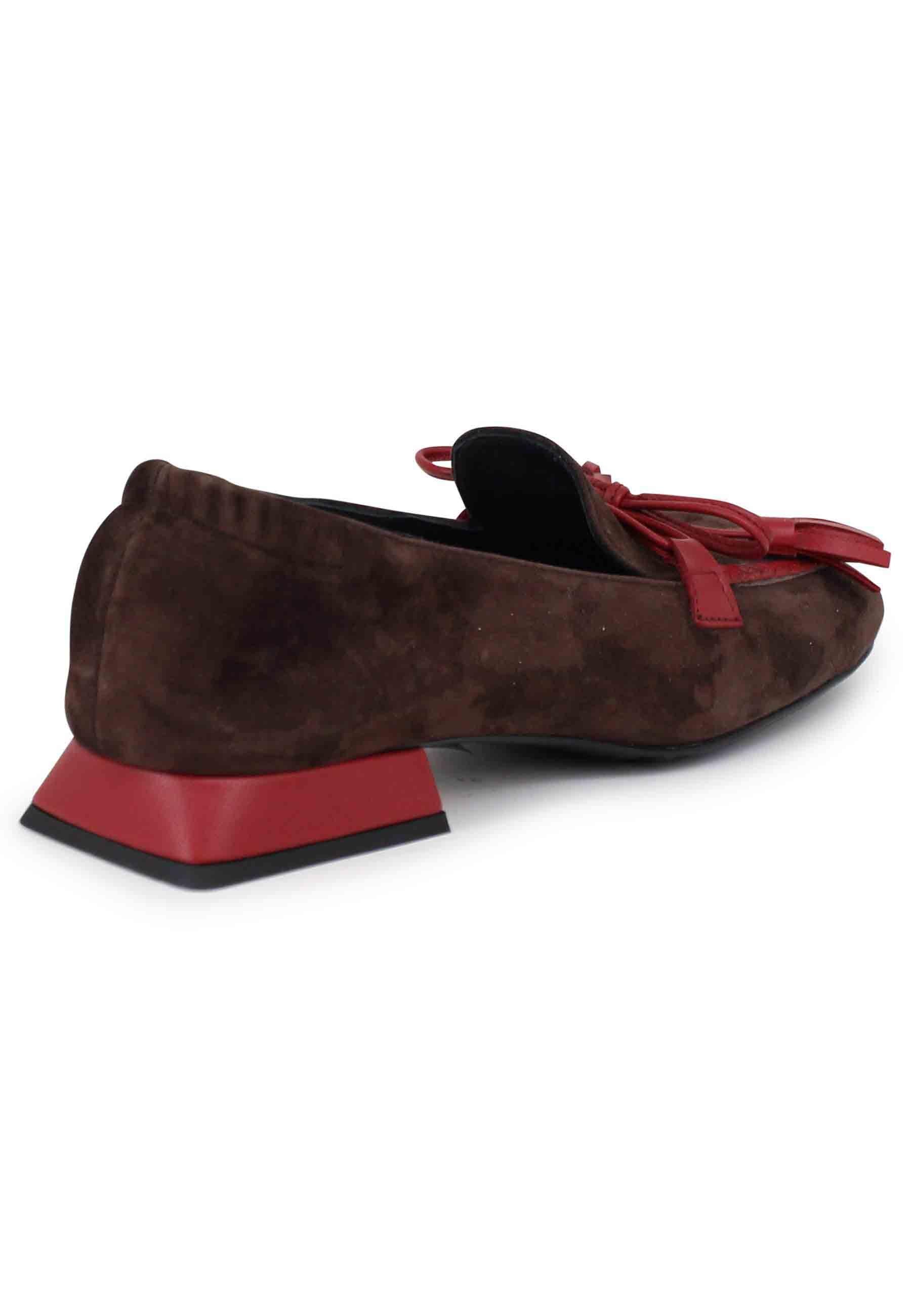 Mocassini donna in camoscio marrone con nappine SP750 013 Spatarella 