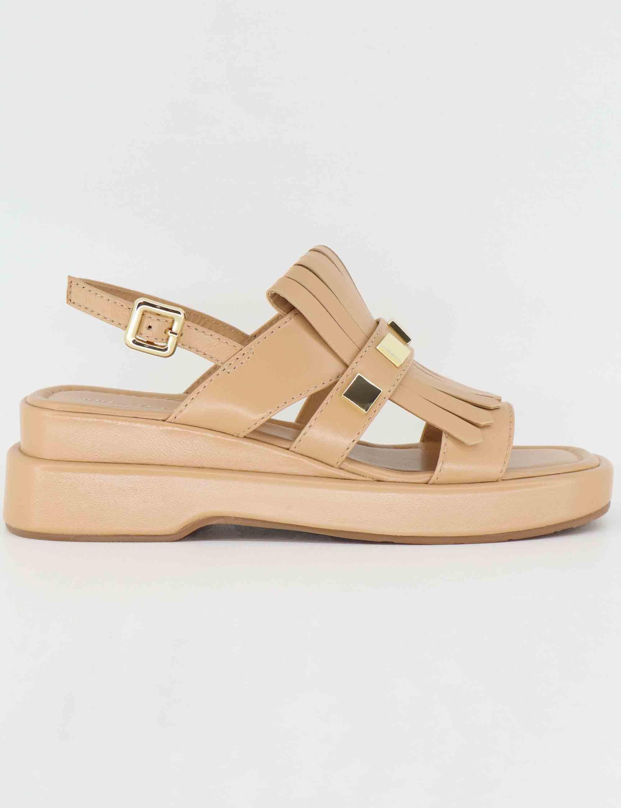 Sandali donna in pelle beige con frange e zeppa BL4903X 017G Bruno Premi 