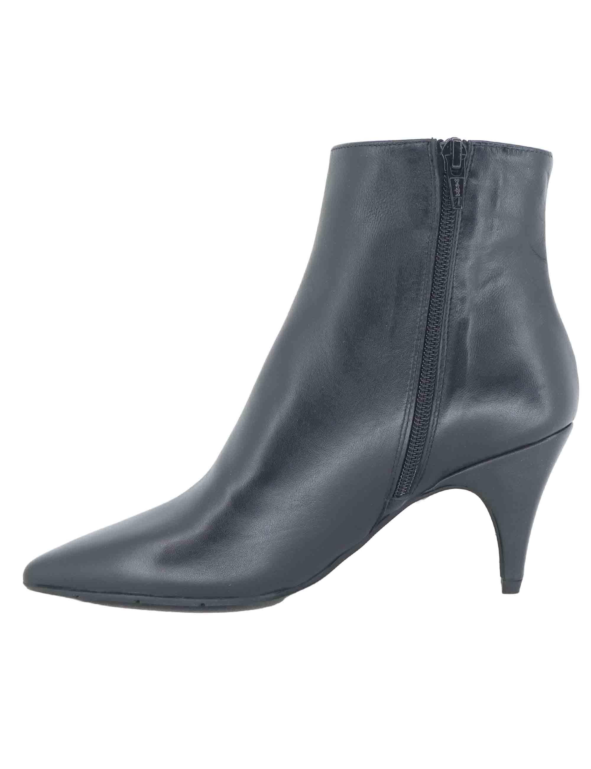 Stivaletti donna in pelle nera con tacco alto e zip laterale SP2312 001 Spatarella 