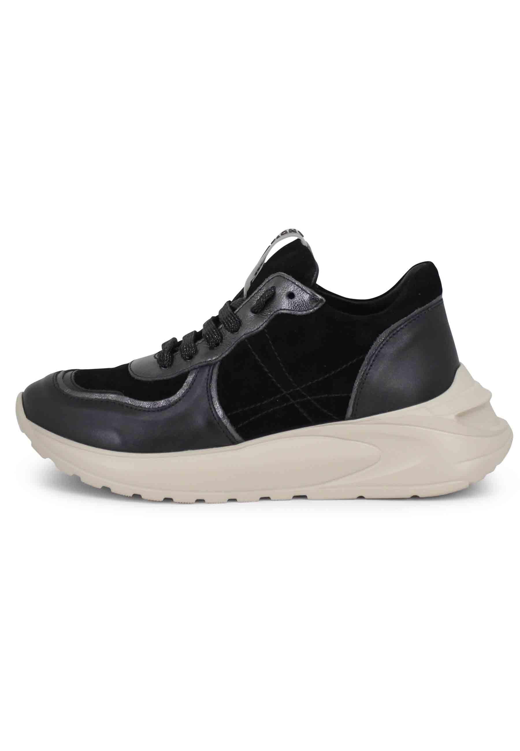 Sneakers donna in pelle nera con suola in gomma SPIKE 001 Andia Fora 