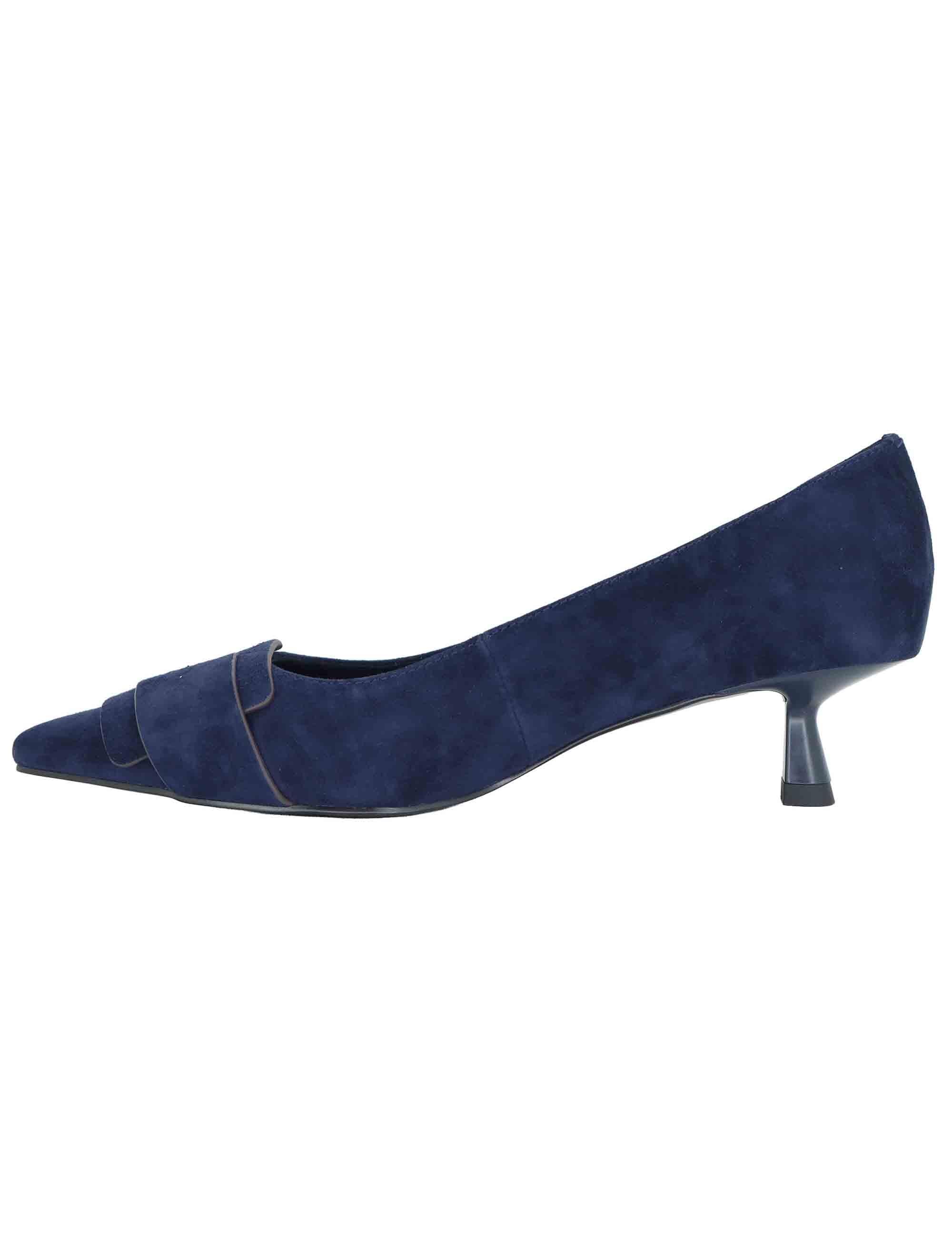 Decollete donna in camoscio blu con tacco medio e fibbia anteriore 636Z30VK 10 Bibi Lou 