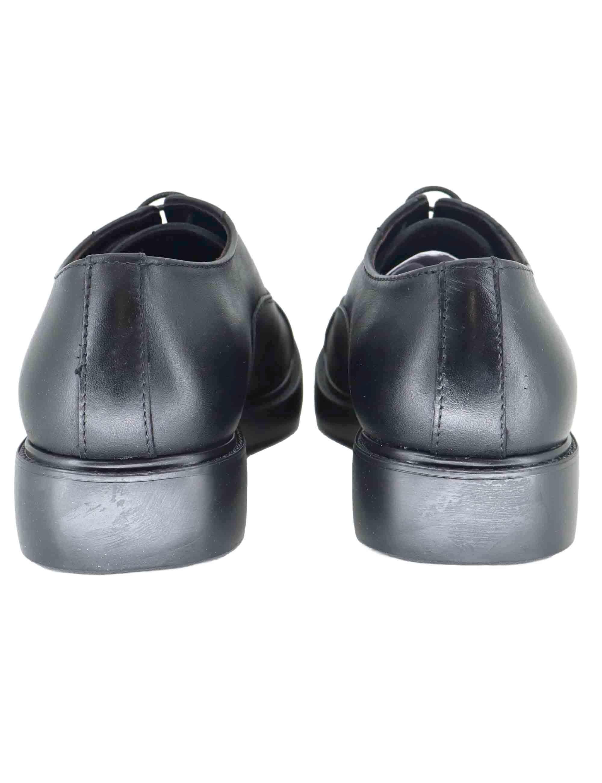 Stringate uomo in pelle nera con suola in gomma SPDU8040 029 Spatarella 