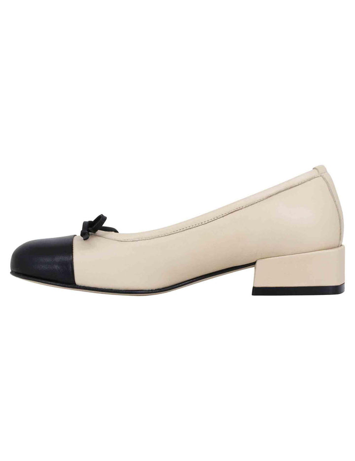 Ballerine donna in pelle beige con puntale e fiocco nero SPCH28 015 Spatarella 