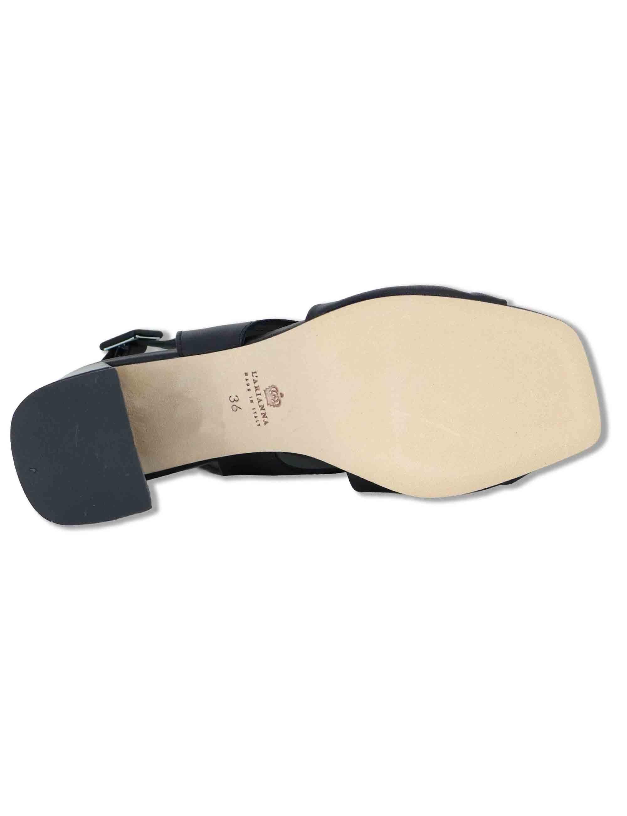 Sandali donna slingback in pelle nera con punta quadra e tacco grosso DS2674/G 001 L'Arianna 