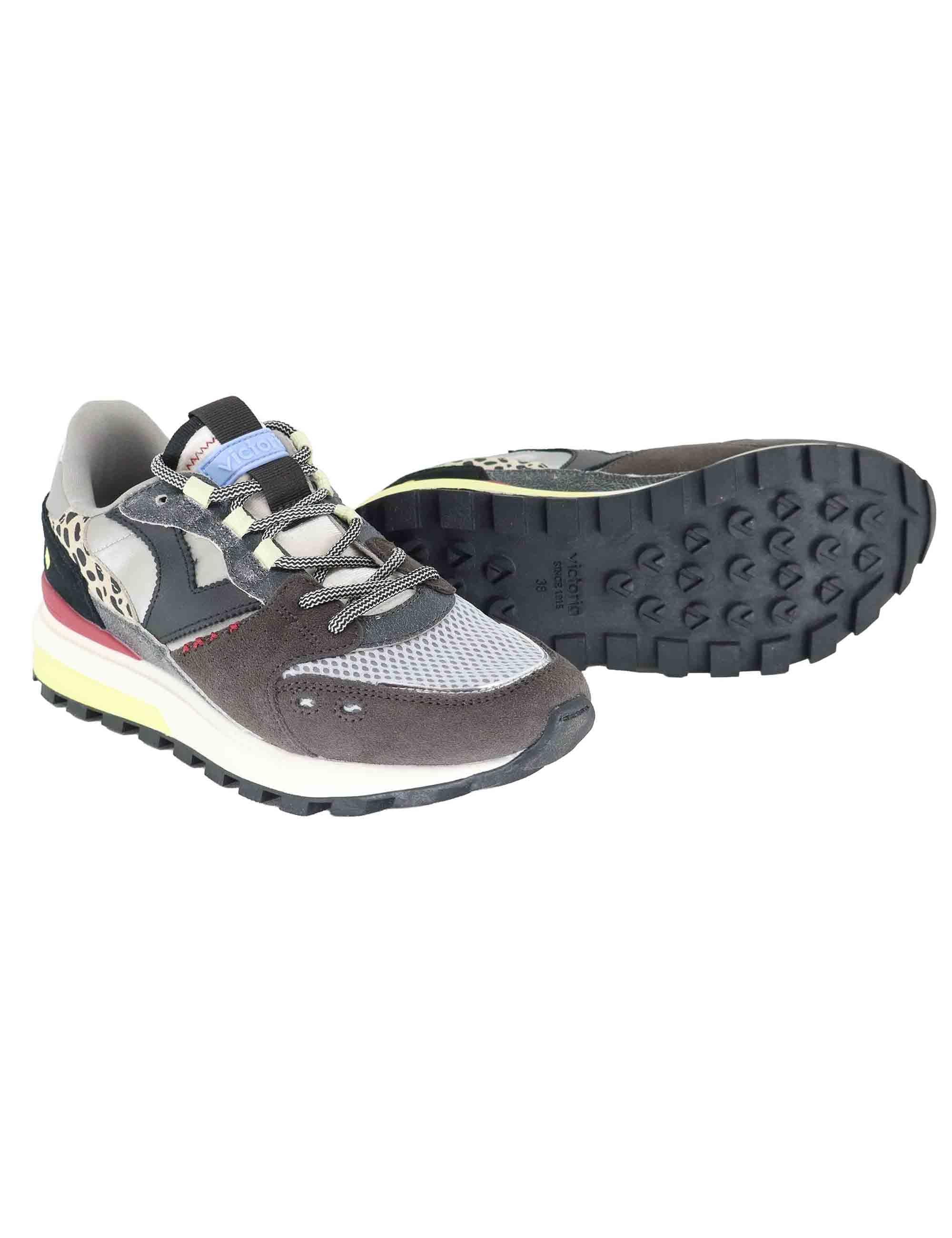 Sneakers donna in pelle nera e tessuto con animalier 1156113 Negro Victoria 