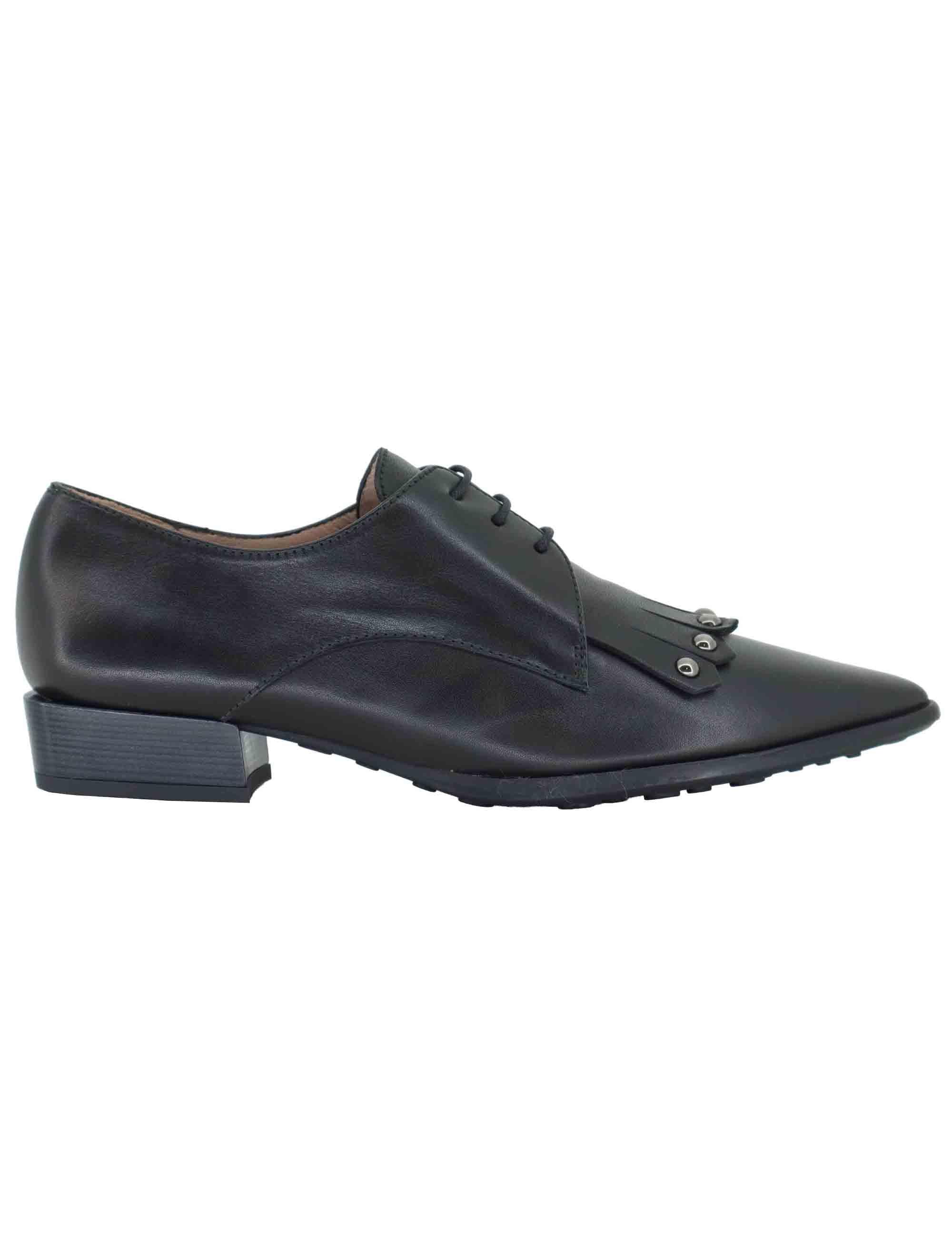 Stringate donna in pelle nera con frange e tecco basso HI254263 C002 Hispanitas 