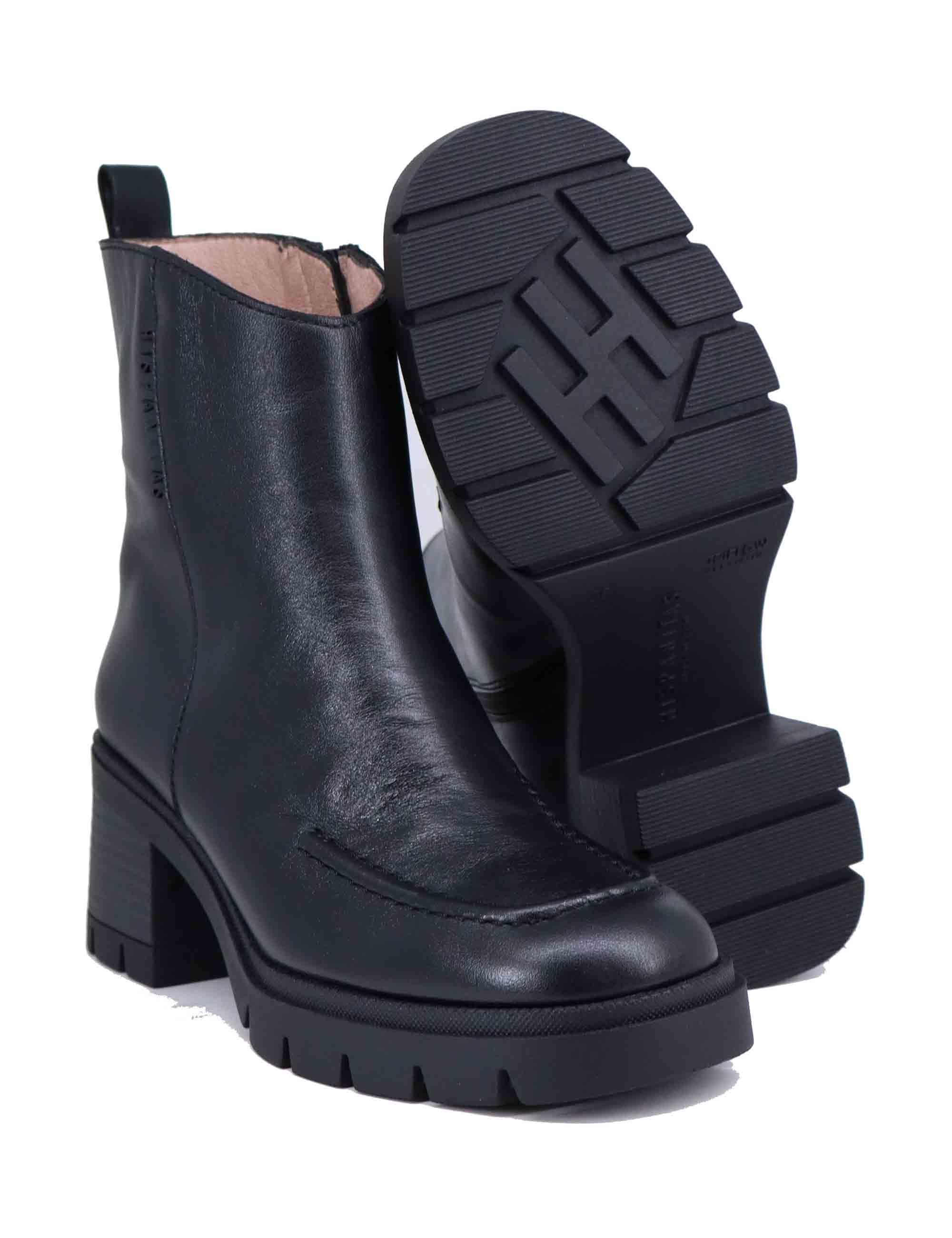 Stivaletti donna in pelle nera con suola carrarmato HI243638 C013 Hispanitas 