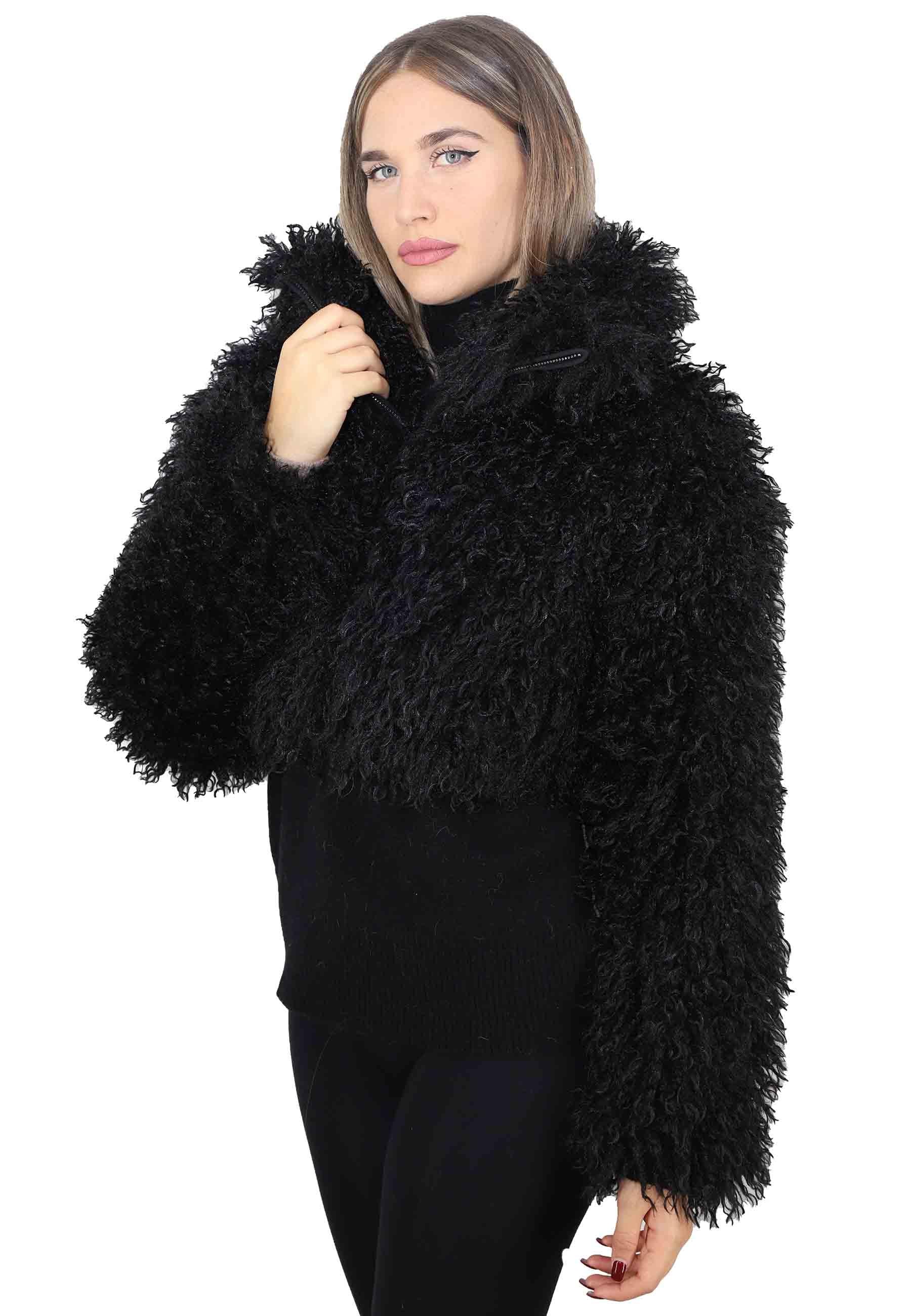 Giubbini corti donna in eco pelliccia nera SP23266 001 Spatarella 