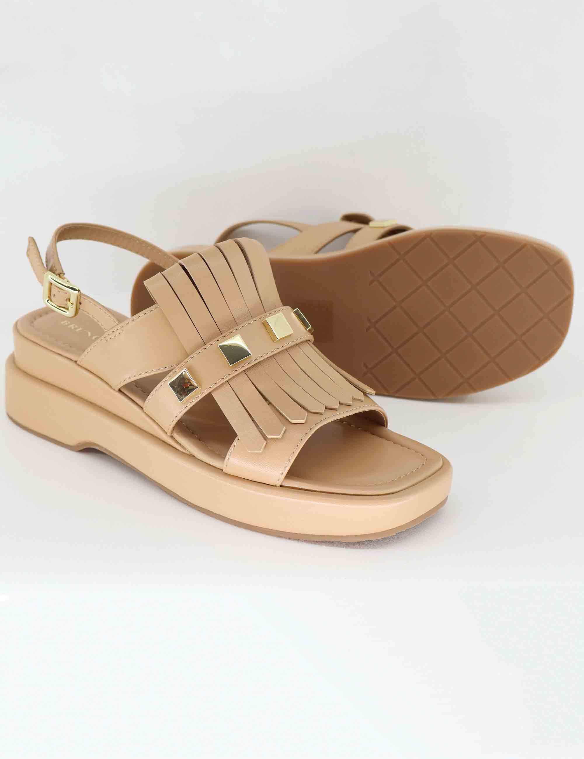 Sandali donna in pelle beige con frange e zeppa BL4903X 017G Bruno Premi 
