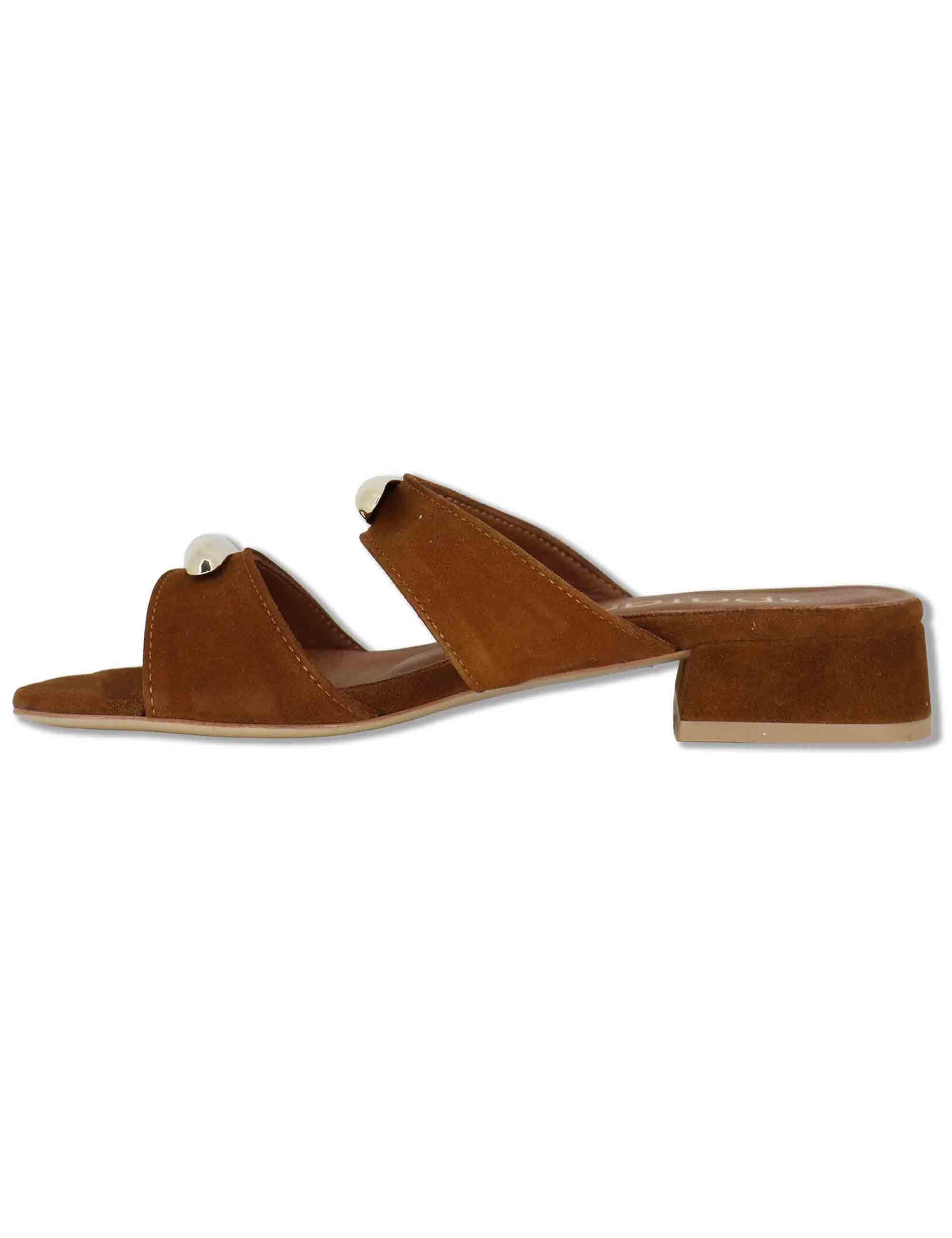 Sandali donna in camoscio cuoio doppia fascia con accessori e tacco basso SP261528 014 Spatarella 