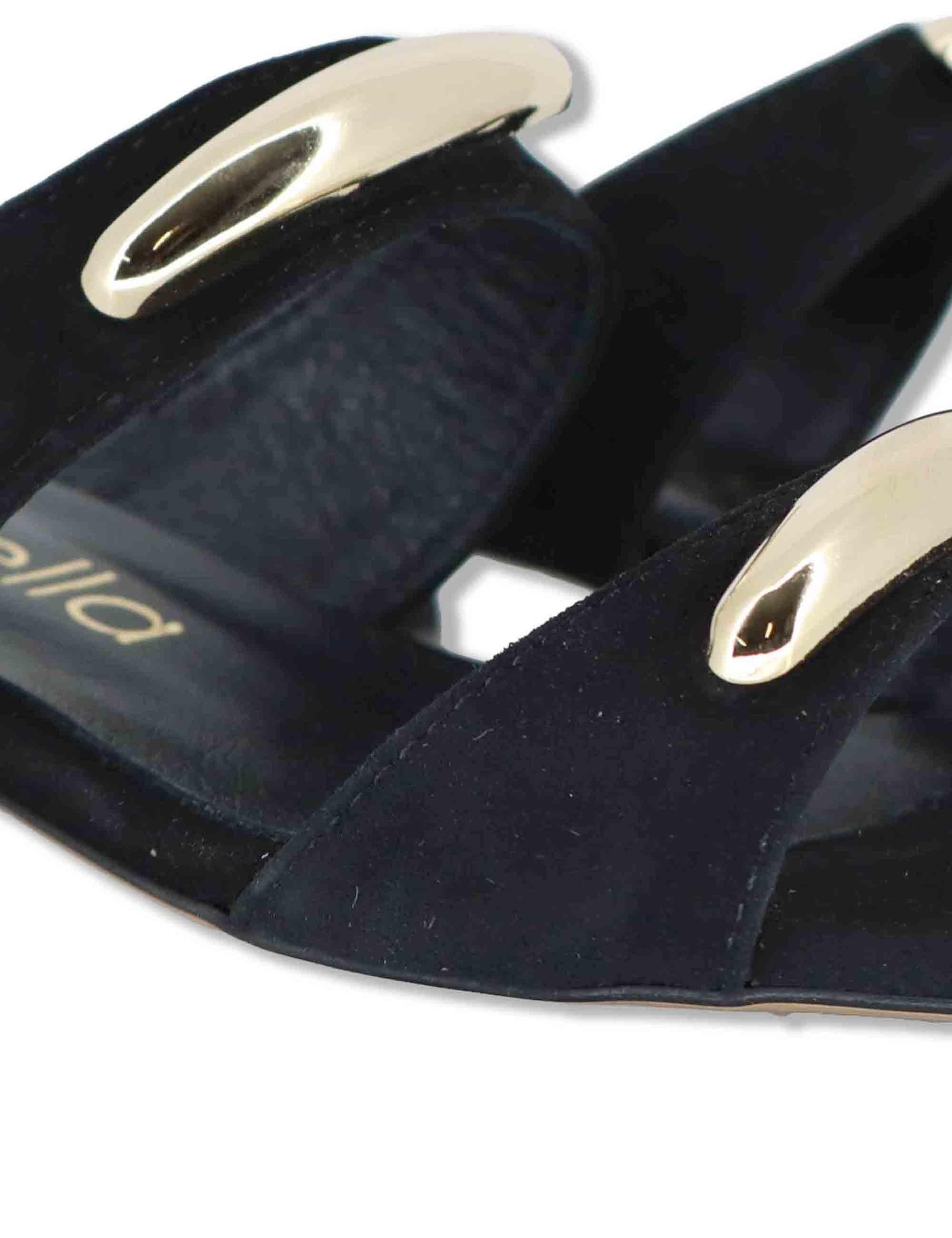 Sandali donna in camoscio nero doppia fascia con accessori e tacco basso SP261528 001 Spatarella 