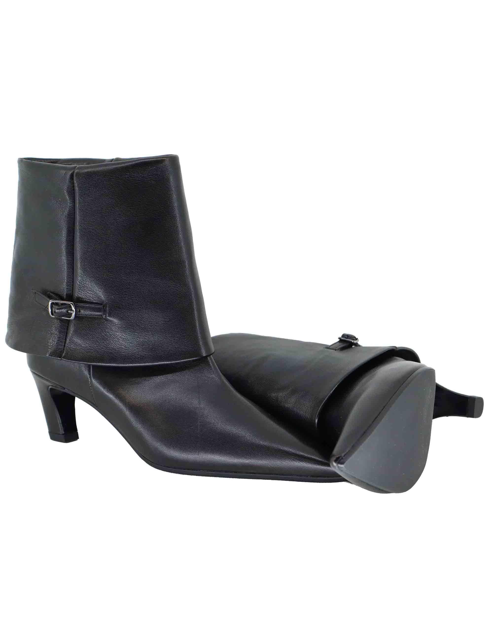 Stivaletti donna in pelle nera con ghetta e cinturino C462B 001 Les Venues 