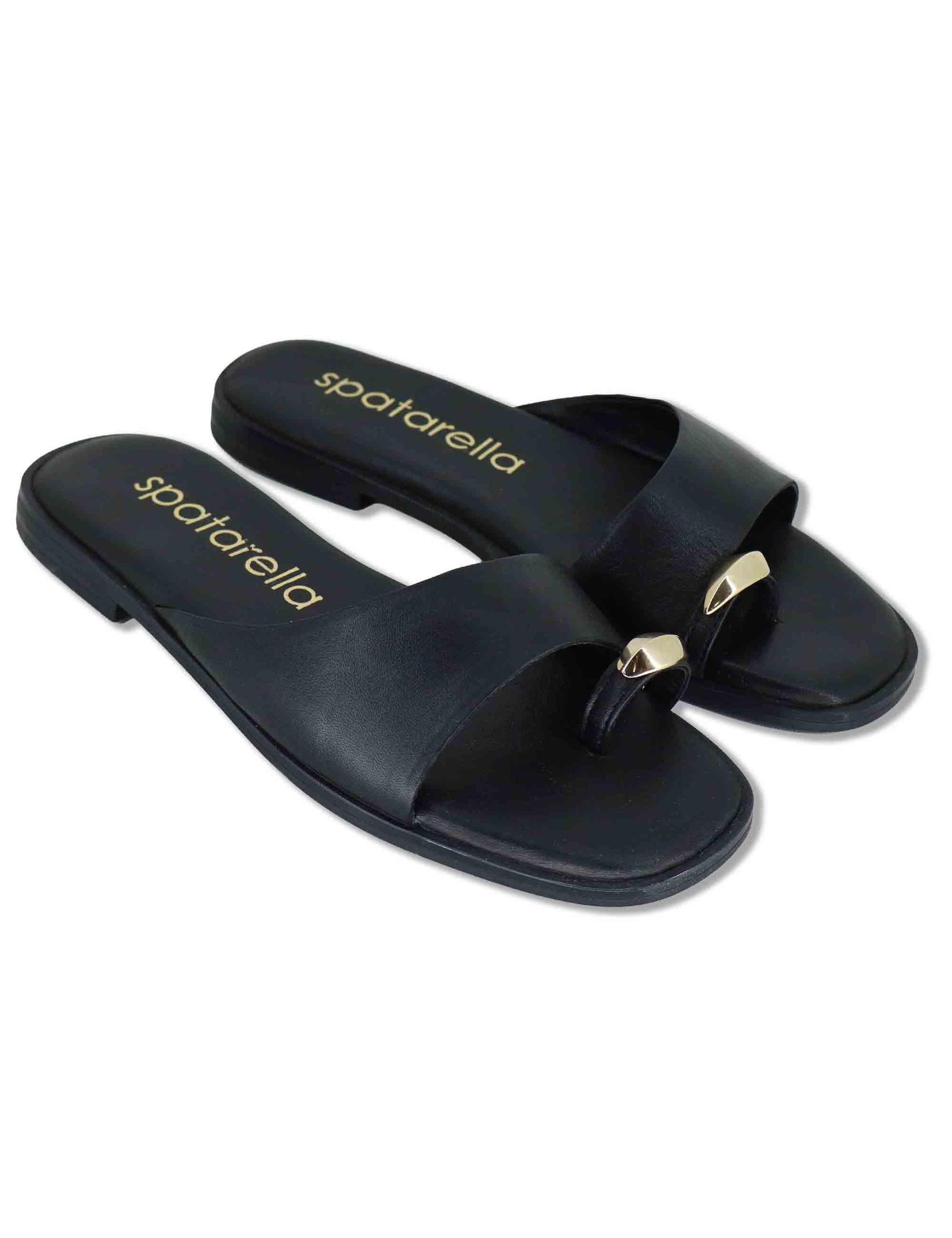 Sandali bassi donna infradito in pelle nera con anello SP262050 001 Spatarella 