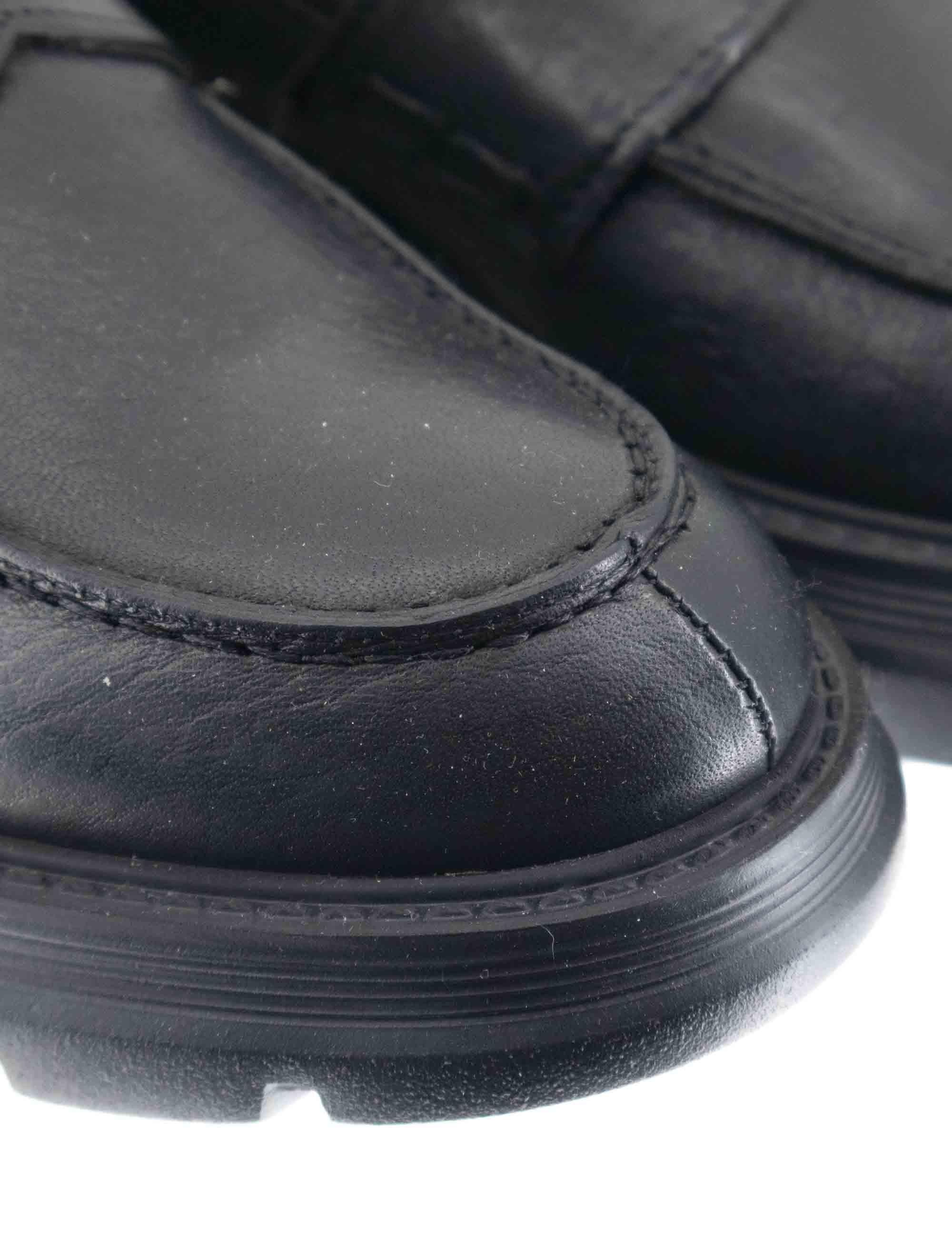 Mocassini uomo in pelle nera con suola alta in gomma antiscivolo SP1057 001 Spatarella 