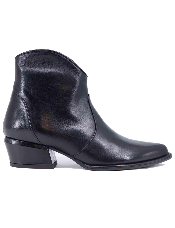 Stivaletti donna in pelle nera con punta texana SP1039 001 Spatarella 