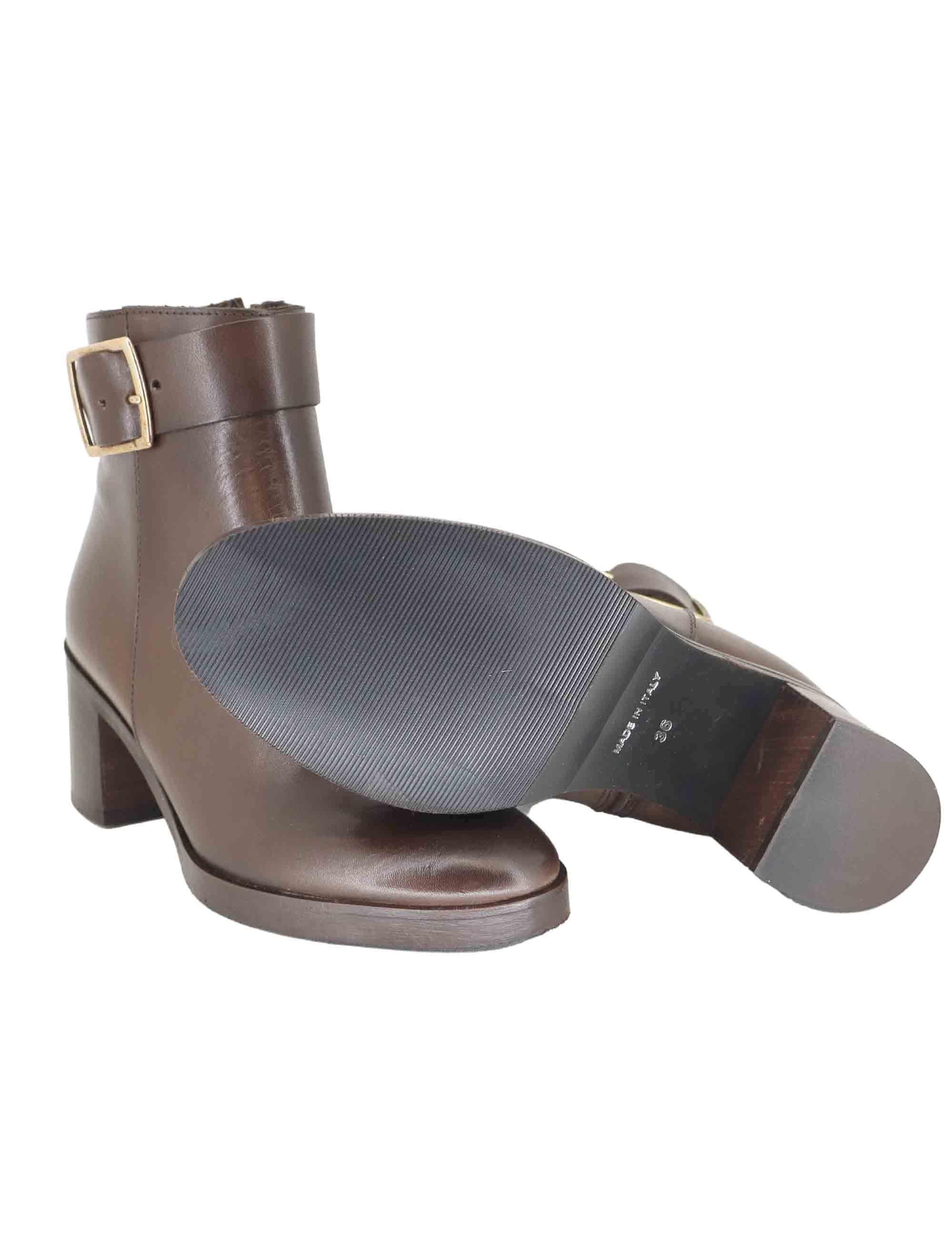 Stivaletti donna in pelle marrone con cinturino e fibbia oro con tacco medio SPTR2002 014 Spatarella 