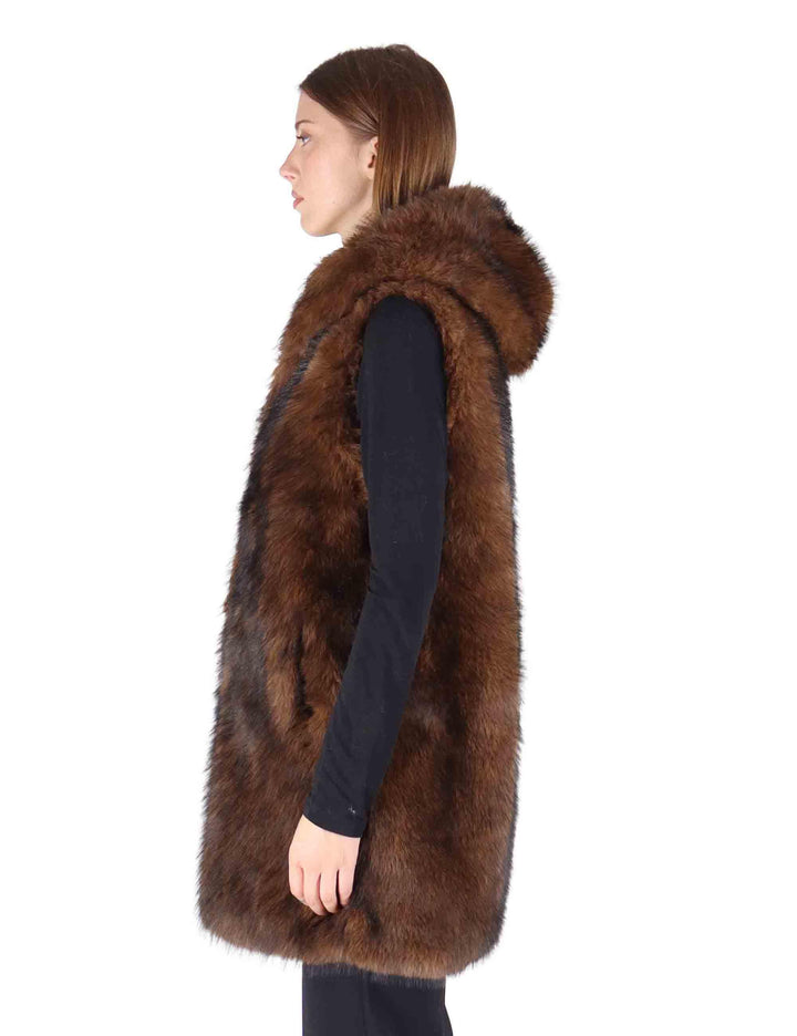 Gilet donna in eco fur marrone con cappuccio effetto pelliccia SP25296 DARK BROWN Spatarella 