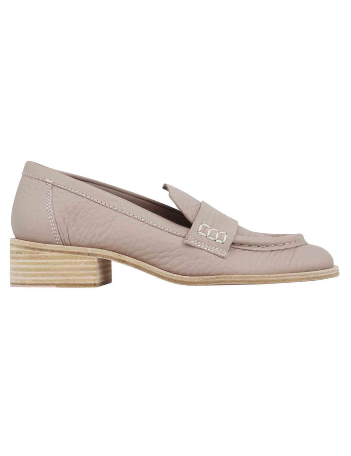 Mocassini donna in pelle beige con vaschettone e suola in cuoio 7650 015 Ras 