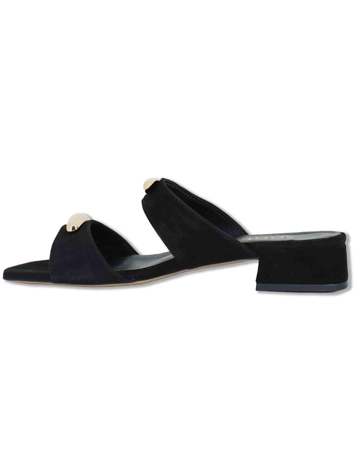 Sandali donna in camoscio nero doppia fascia con accessori e tacco basso SP261528 001 Spatarella 