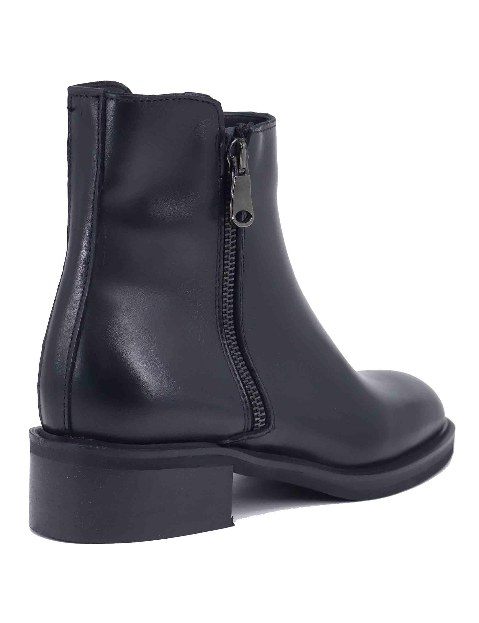 Stivaletti donna in pelle nera con tacco basso SPTRPR5039 001 Spatarella 