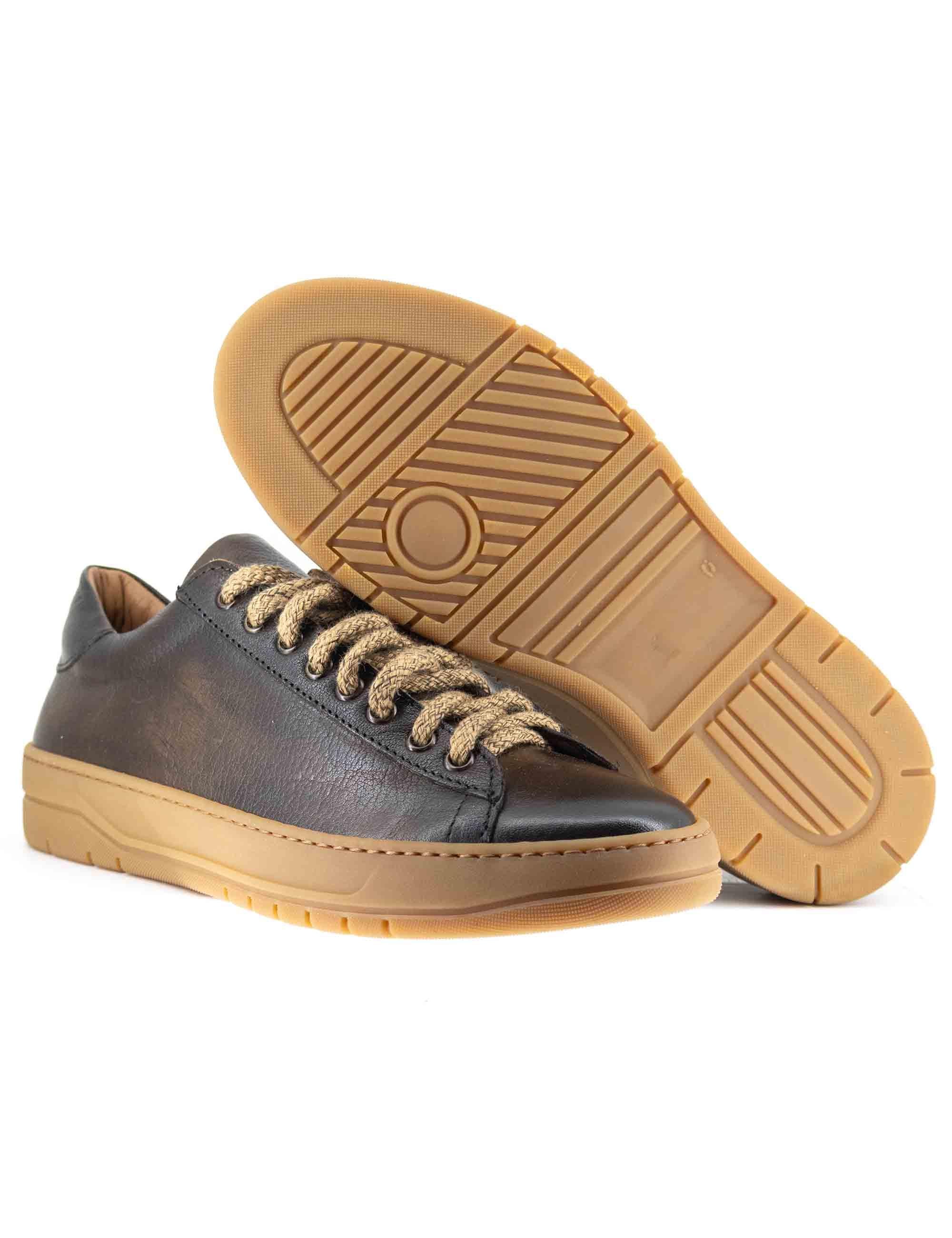 Sneakers uomo in pelle marrone con suola in gomma cucita ambra SP0622 014 Spatarella 