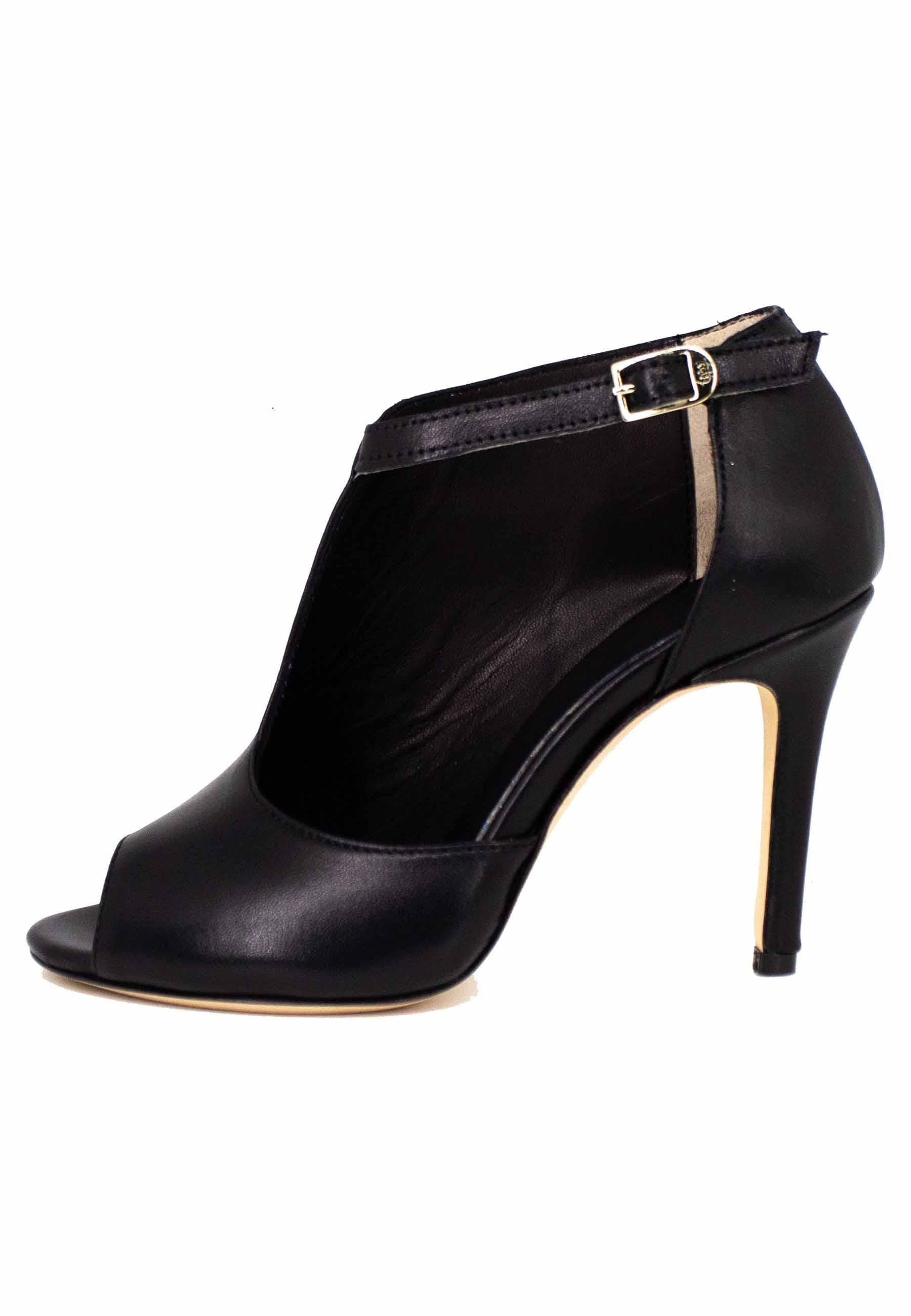 Sandali donna in pelle nera con cinturino e tacco alto SP8000 001 L'Arianna 