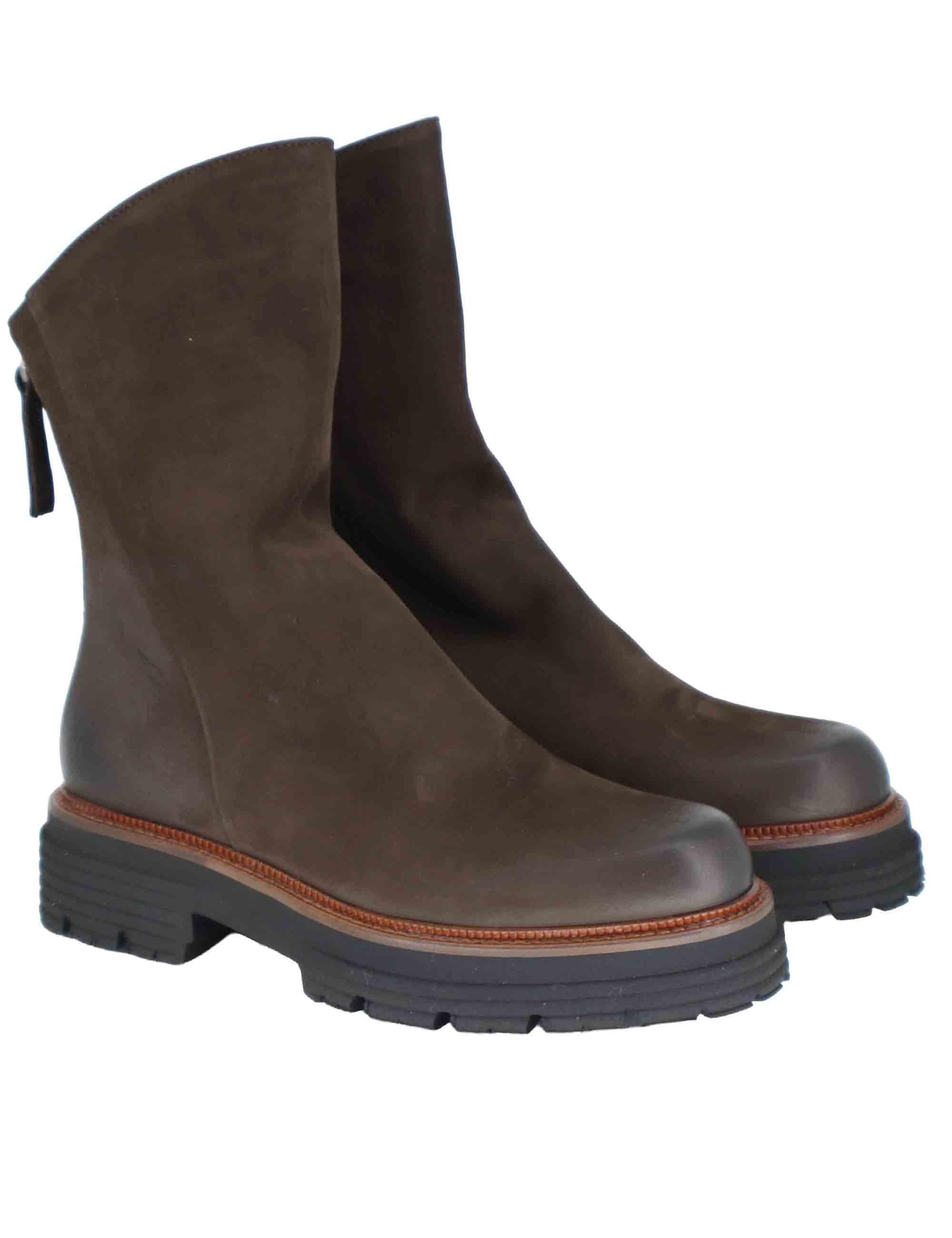 Stivaletti donna in nabuk marrone con zip posteriore e fondo carrarmato SP3270 014 Spatarella 