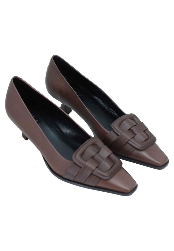 Décolleté donna in pelle marrone tacco basso con accessorio 1924 012 Zinda 