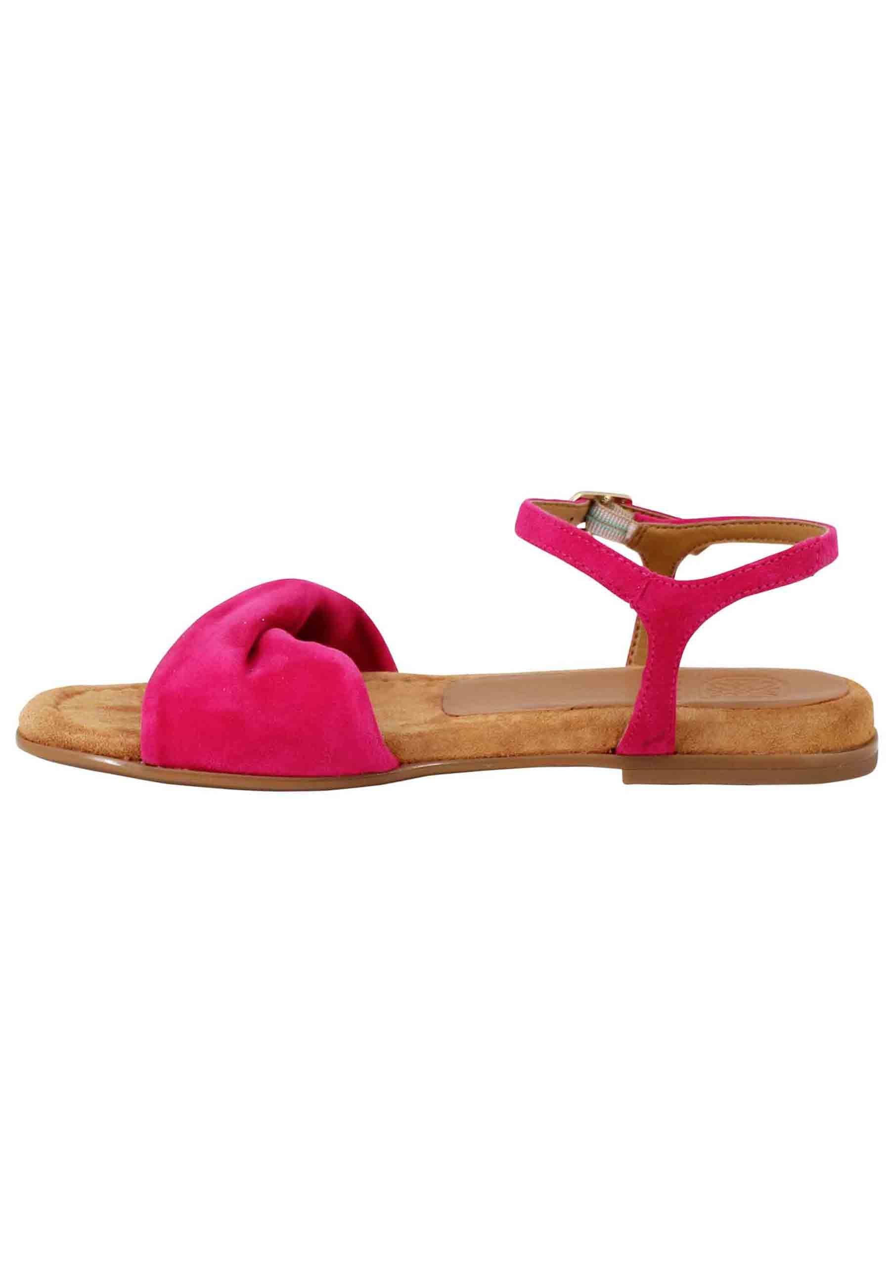 Sandali flat donna in camoscio fragola con cinturino e sottopiede imbottito CERIN KS FRAGOLA Unisa 
