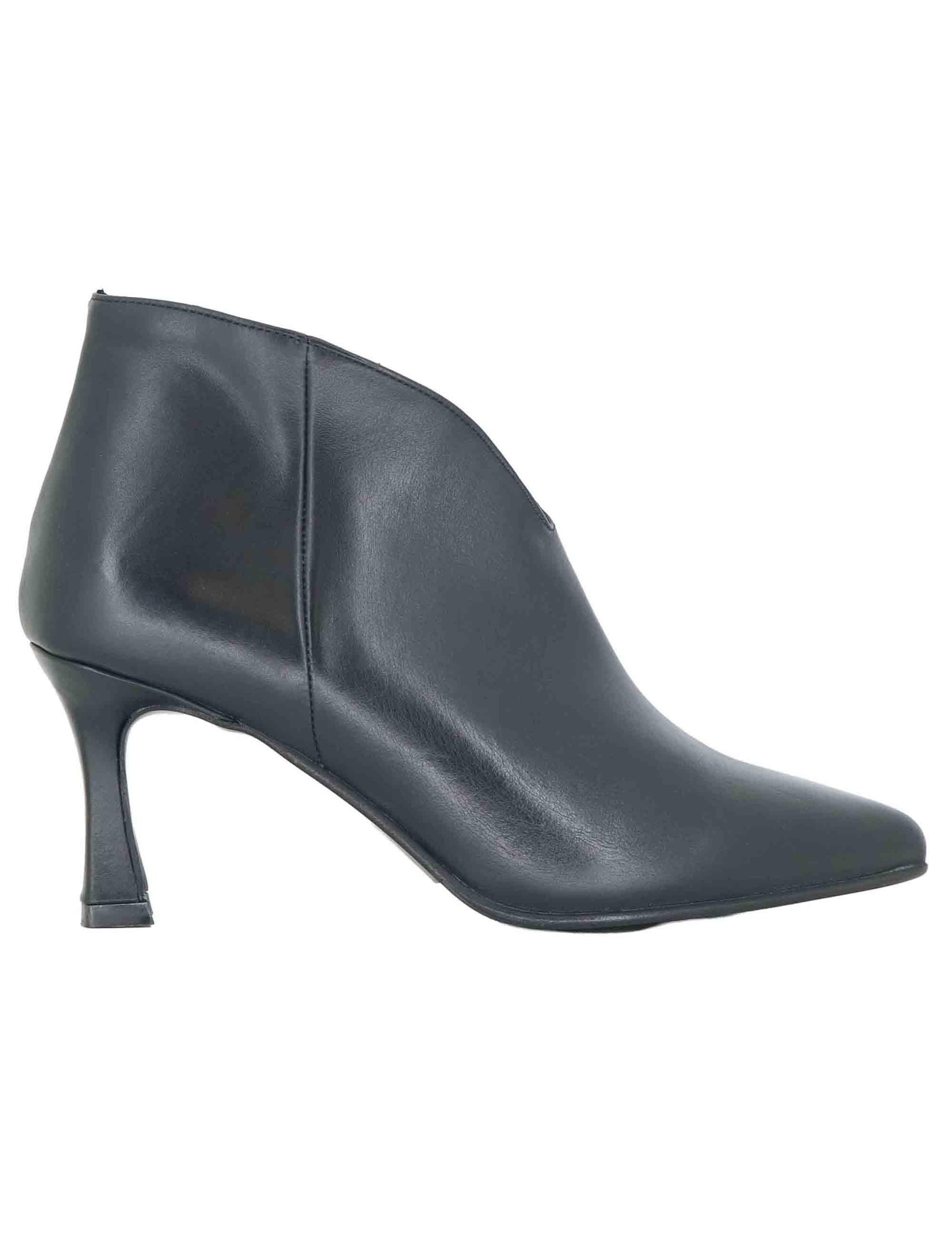 Stivaletti donna in pelle nera con tacco alto e punta a punta OSCAR 11 001 Tattoo 