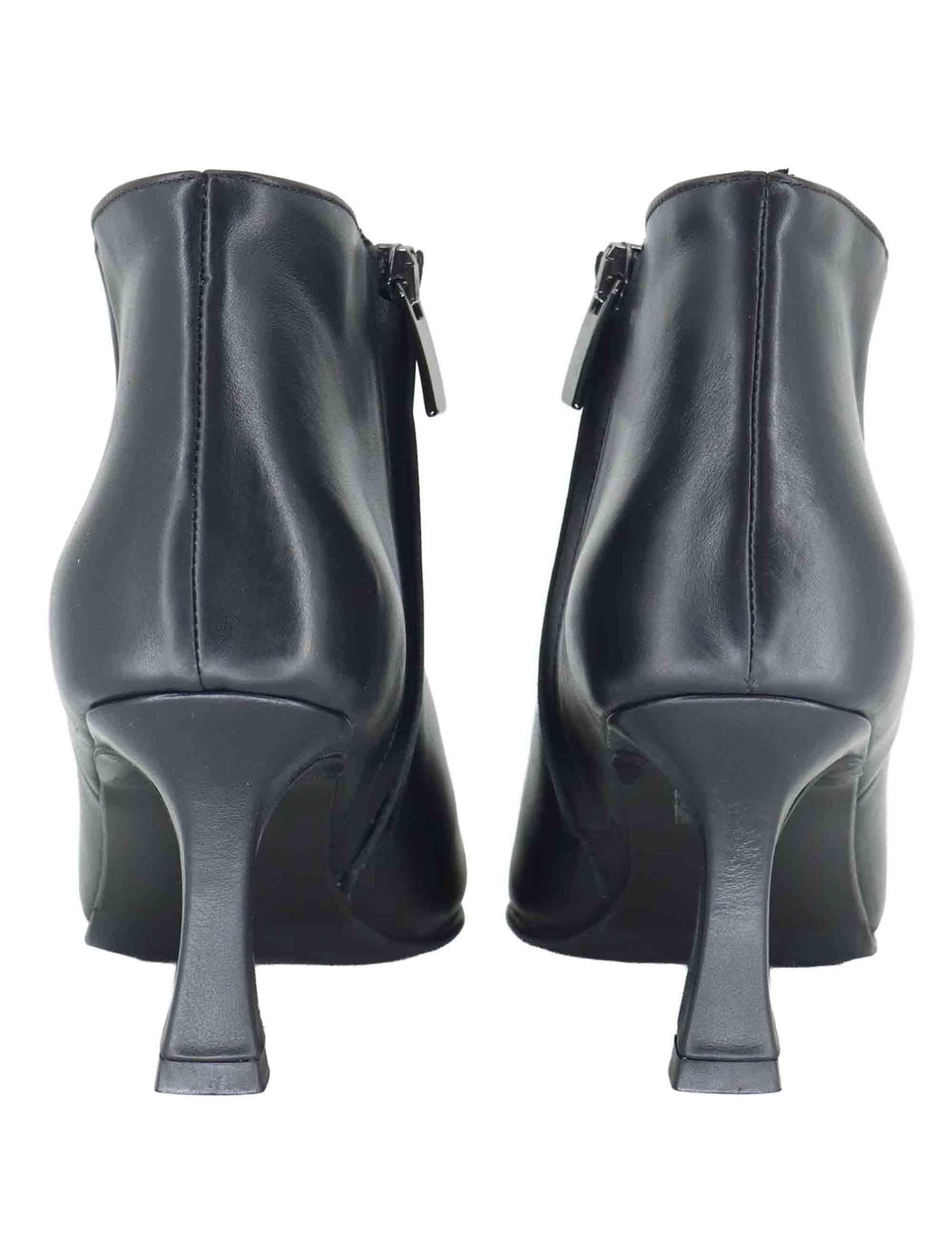 Stivaletti donna in pelle nera con tacco alto e punta a punta OSCAR 11 001 Tattoo 