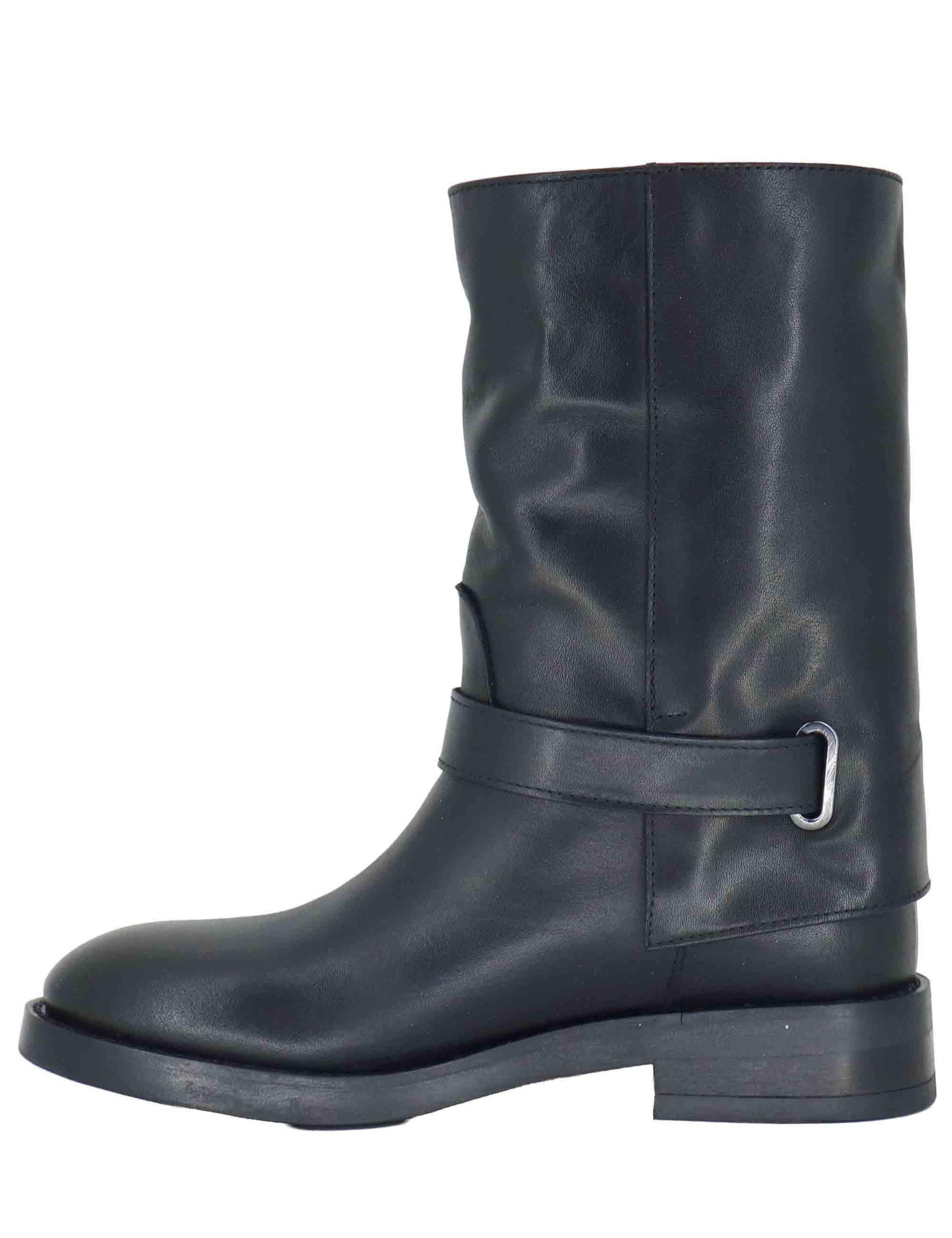 Stivaletti donna in pelle nera con ghetta e cinturino con tacco basso SP108 001 Spatarella 