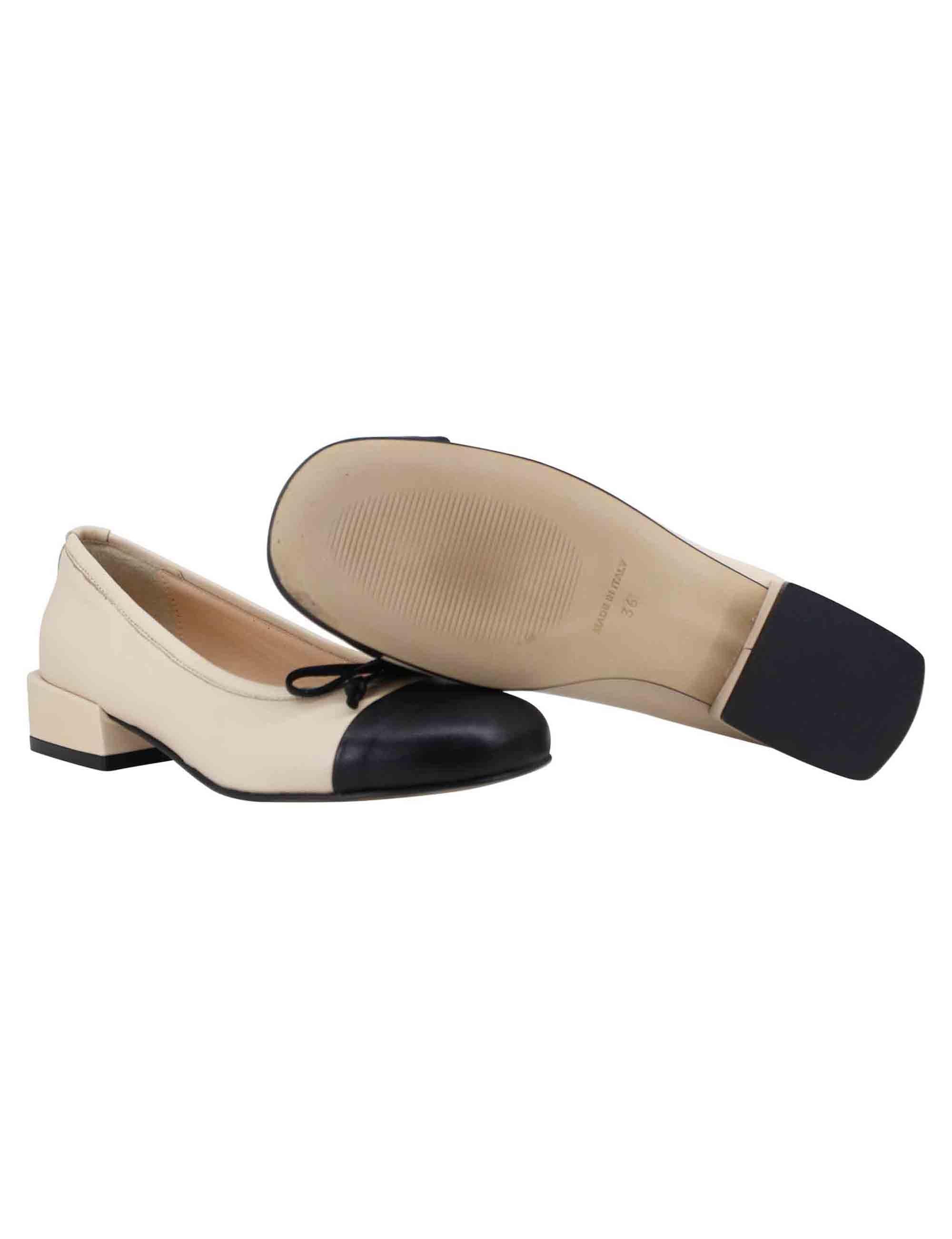 Ballerine donna in pelle beige con puntale e fiocco nero SPCH28 015 Spatarella 