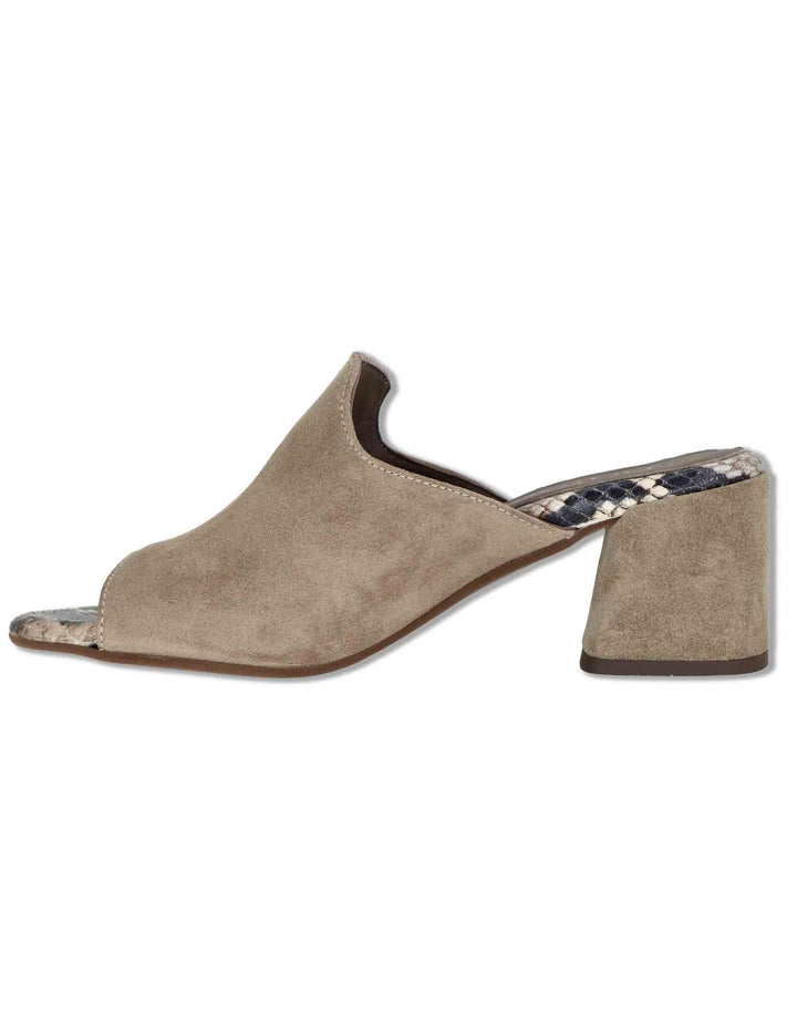 Sandali donna scalzati in camoscio taupe con tacco medio senza cinturini SP8210 033 Spatarella 