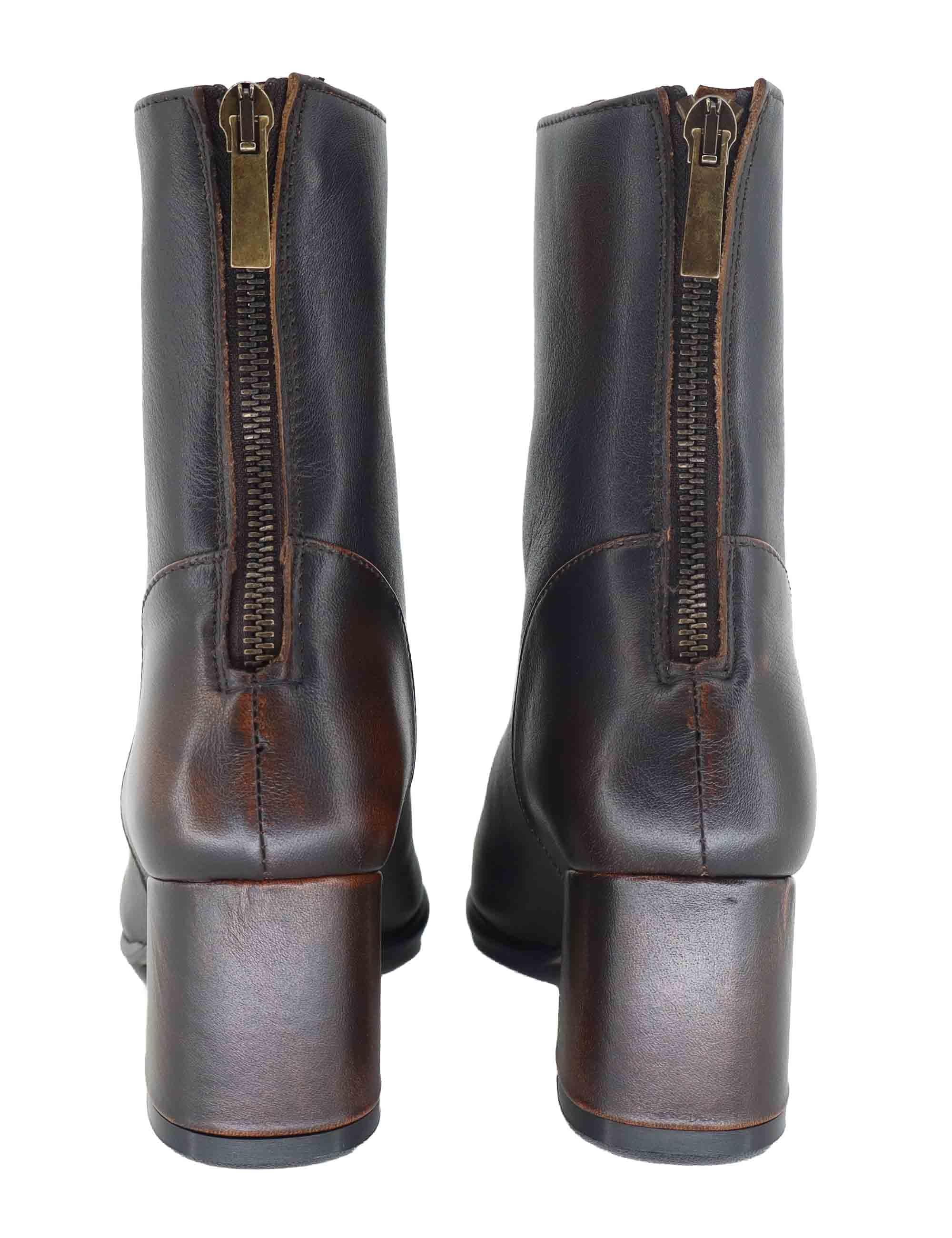 Stivaletti donna in pelle marrone con tacco medio e zip posteriore TR2601 014 L'Arianna 
