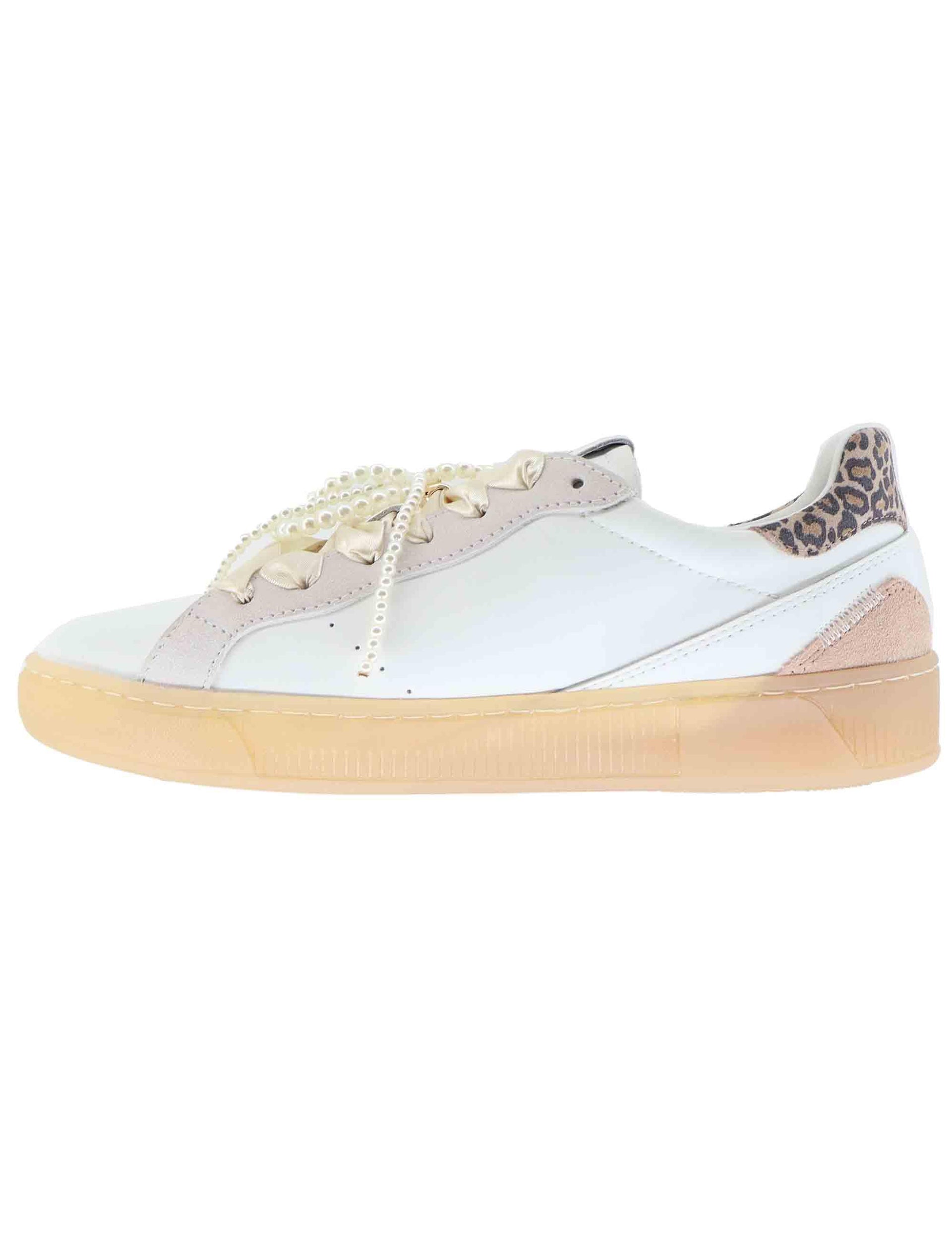Sneakers donna in pelle bianca con charms BLUE 100 Gio + 