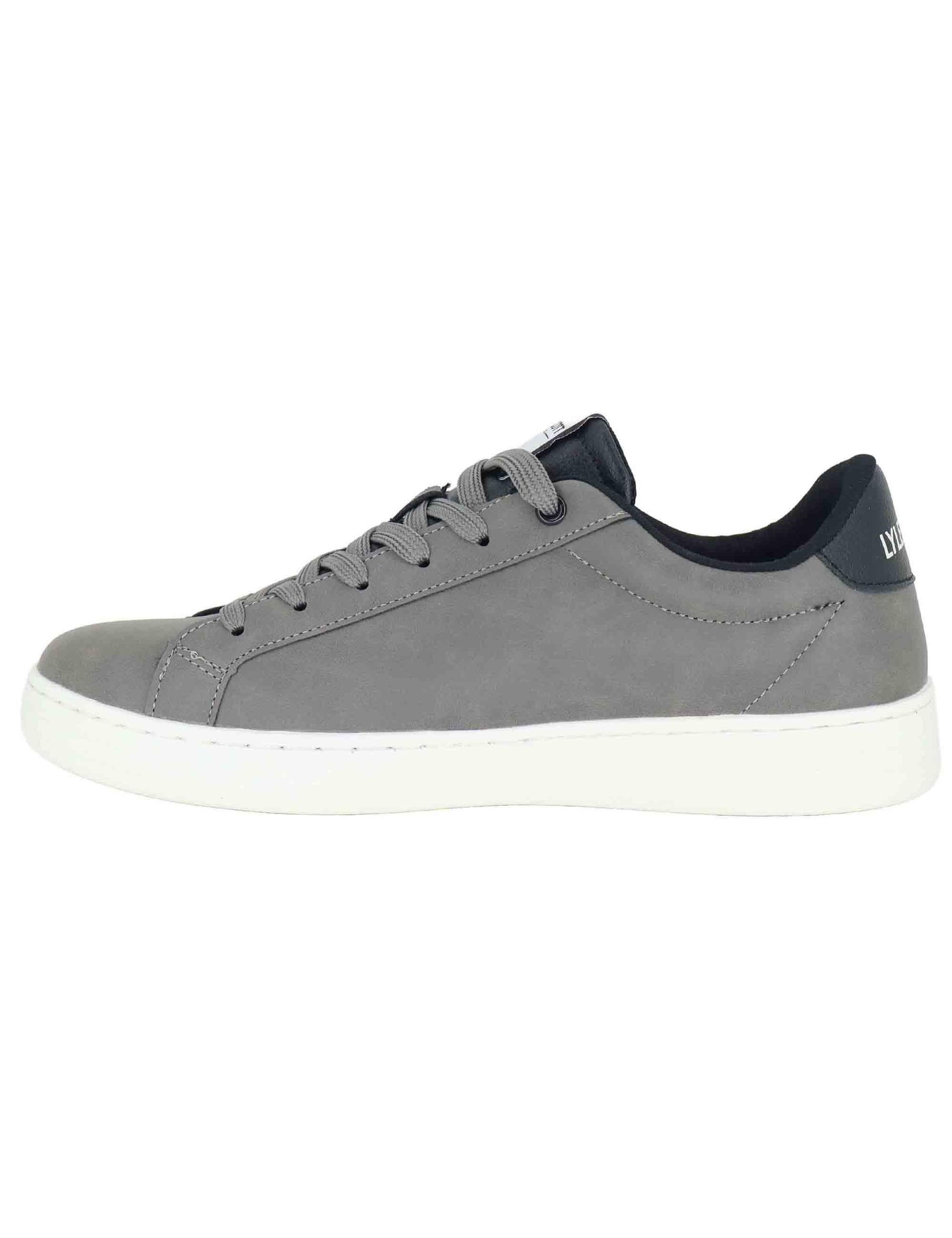 Sneakers uomo in pelle grigia con riporti in contrasto e logo laterale KALEB004 124 Lyle & Scott 
