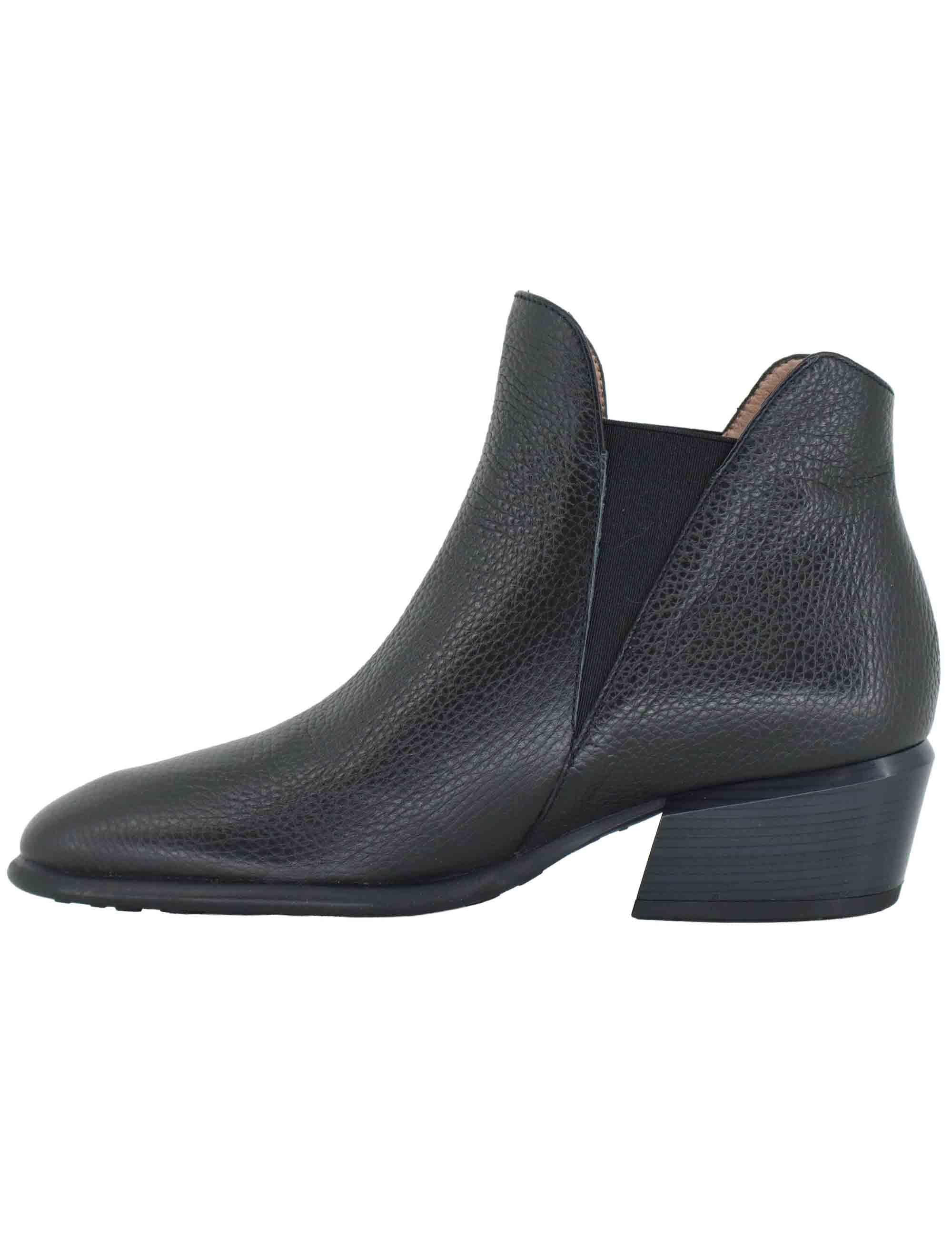 Stivaletti texani donna in pelle nera con elastici laterali PHI254383 C011 Hispanitas 