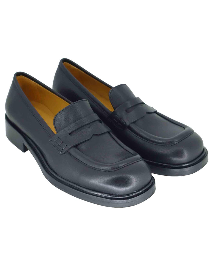 Mocassini donna in pelle nera con suola in gomma e tacco basso SPA602 001 Spatarella 