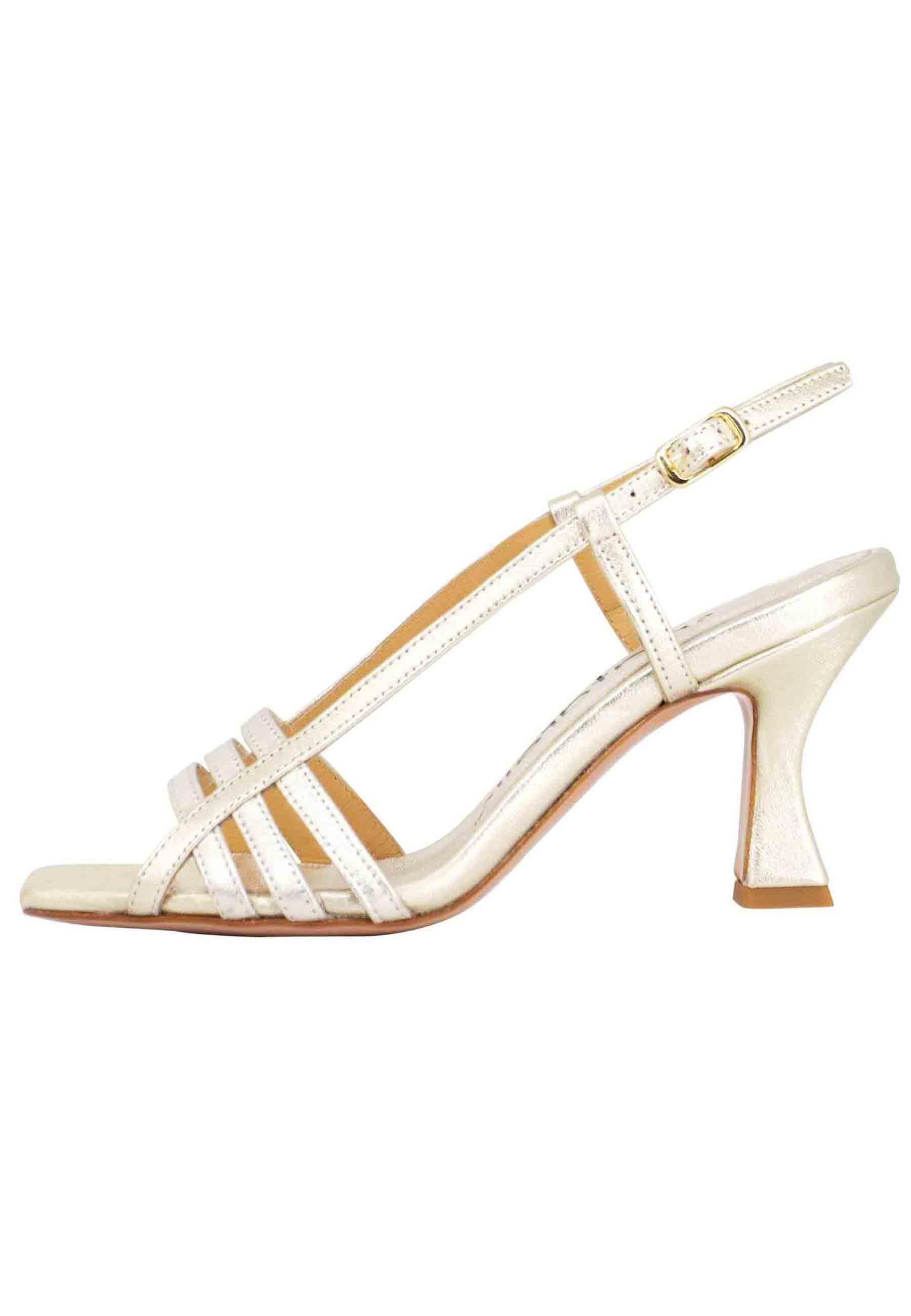 Sandali silngback donna in pelle laminata platino con tacco alto e punta quadra SP627 100 Spatarella 