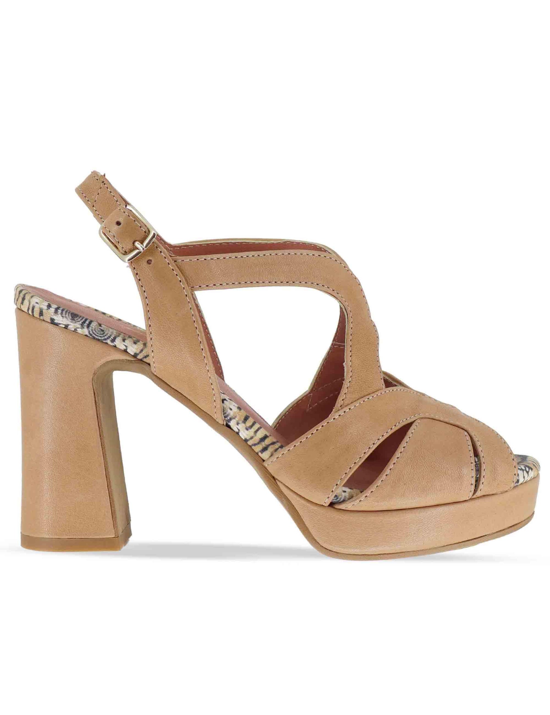 Sandali donna slingback in pelle beige con tacco alto e plateau 3046K 015 Les Venues 