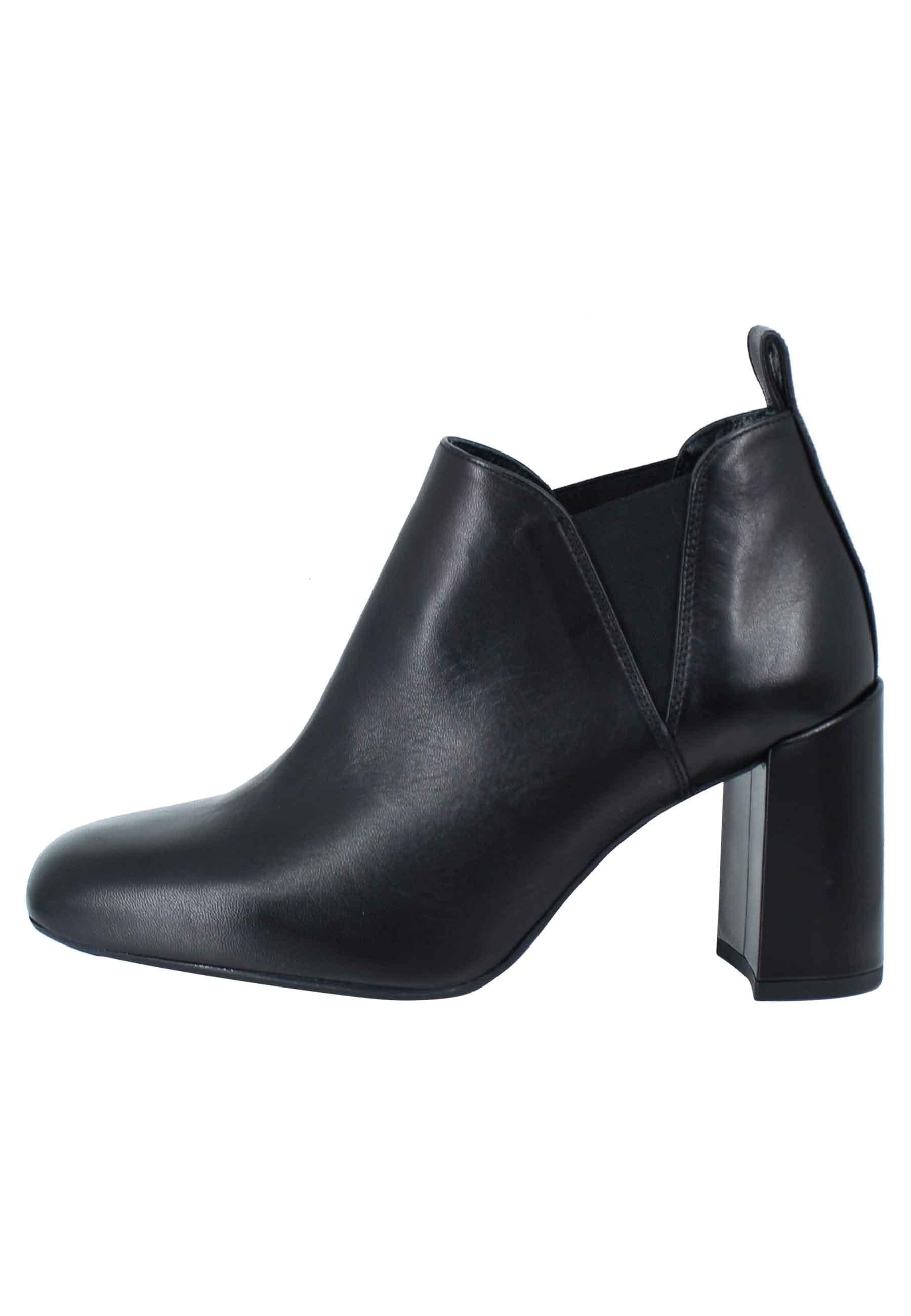 Stivaletti ankle boot donna in pelle nera tacco alto e punta quadra ULEA 001 Unisa 