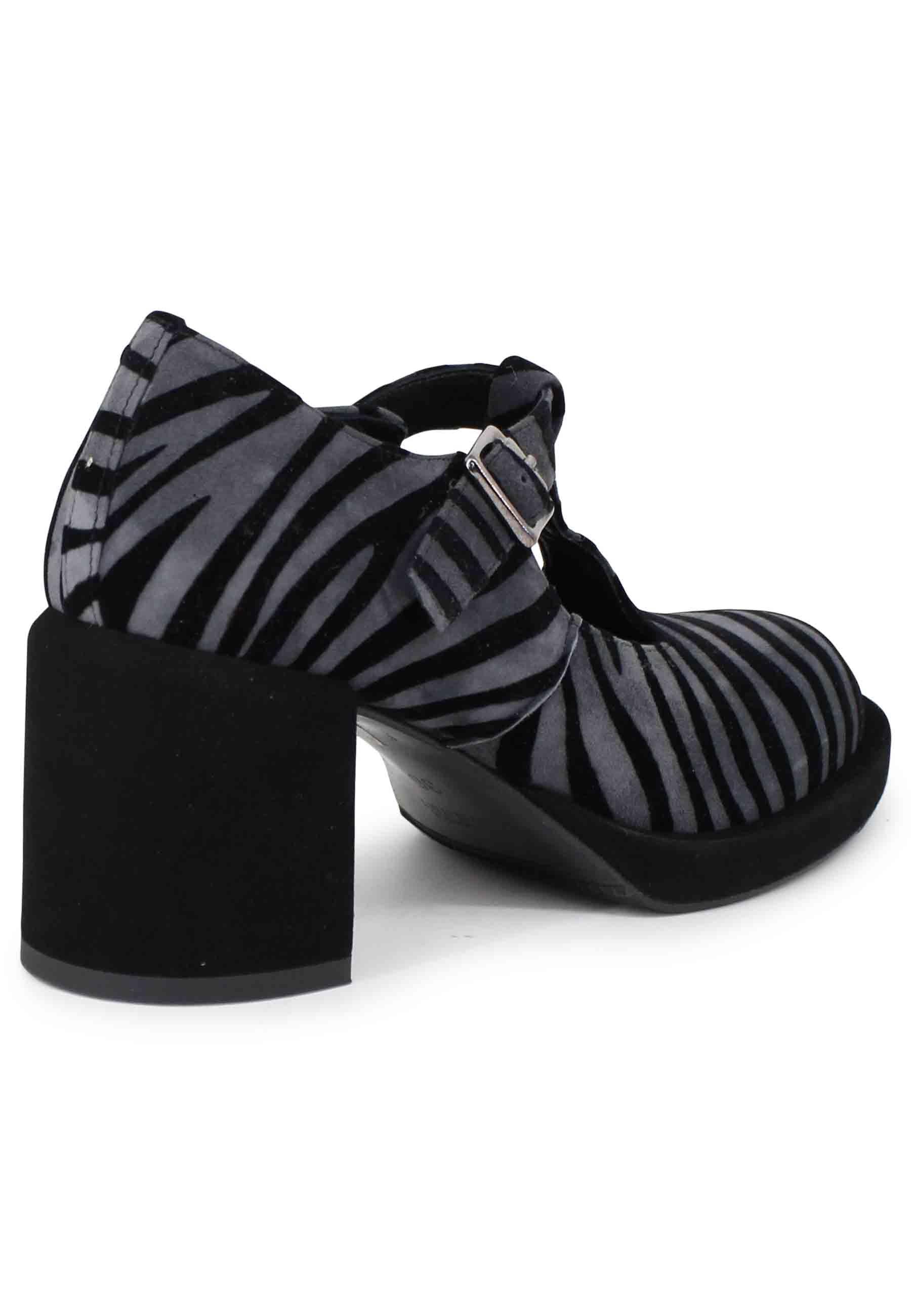 Decollete donna in camoscio nero e grigio con tacco e plateau SP769 501 Spatarella 