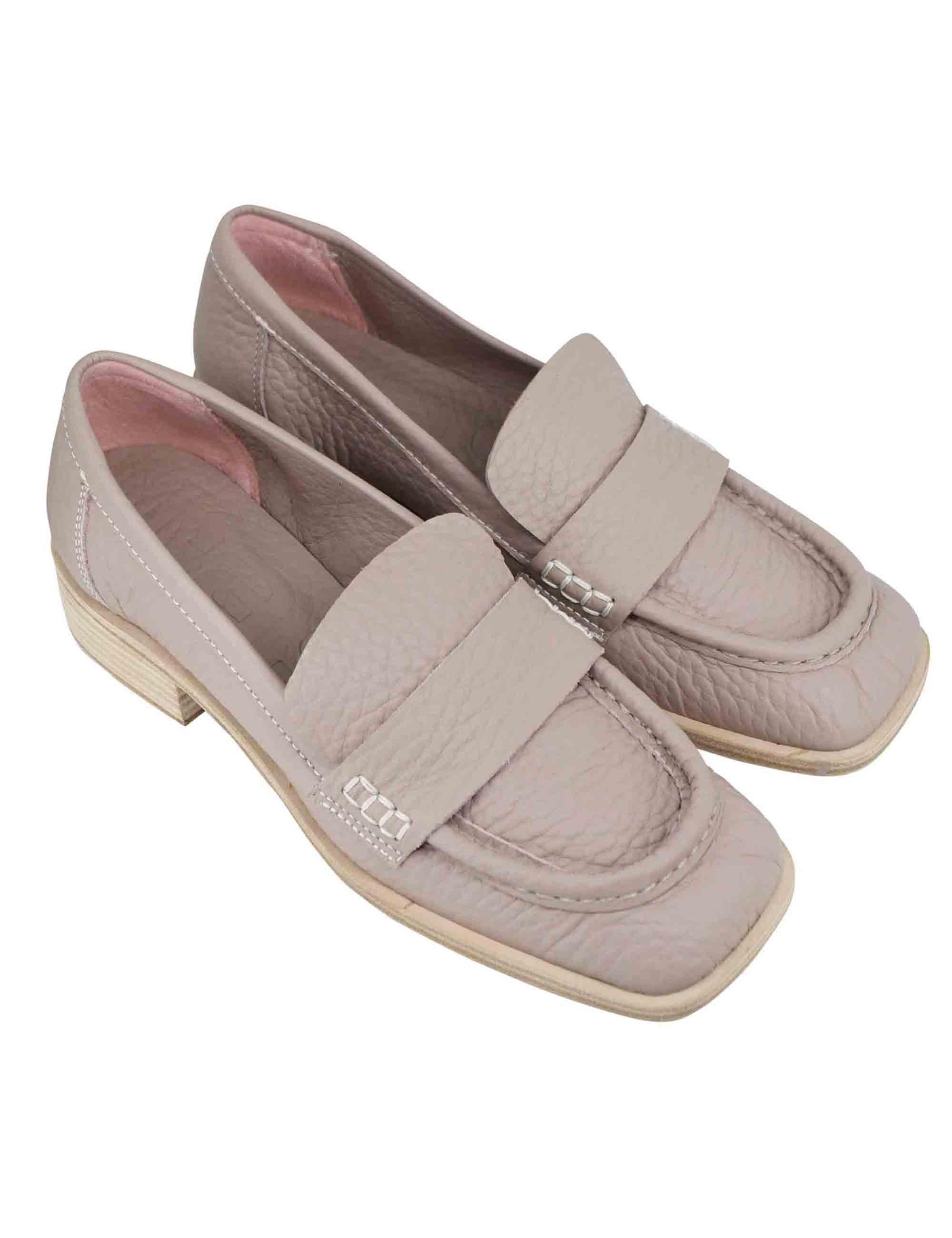 Mocassini donna in pelle beige con vaschettone e suola in cuoio 7650 015 Ras 