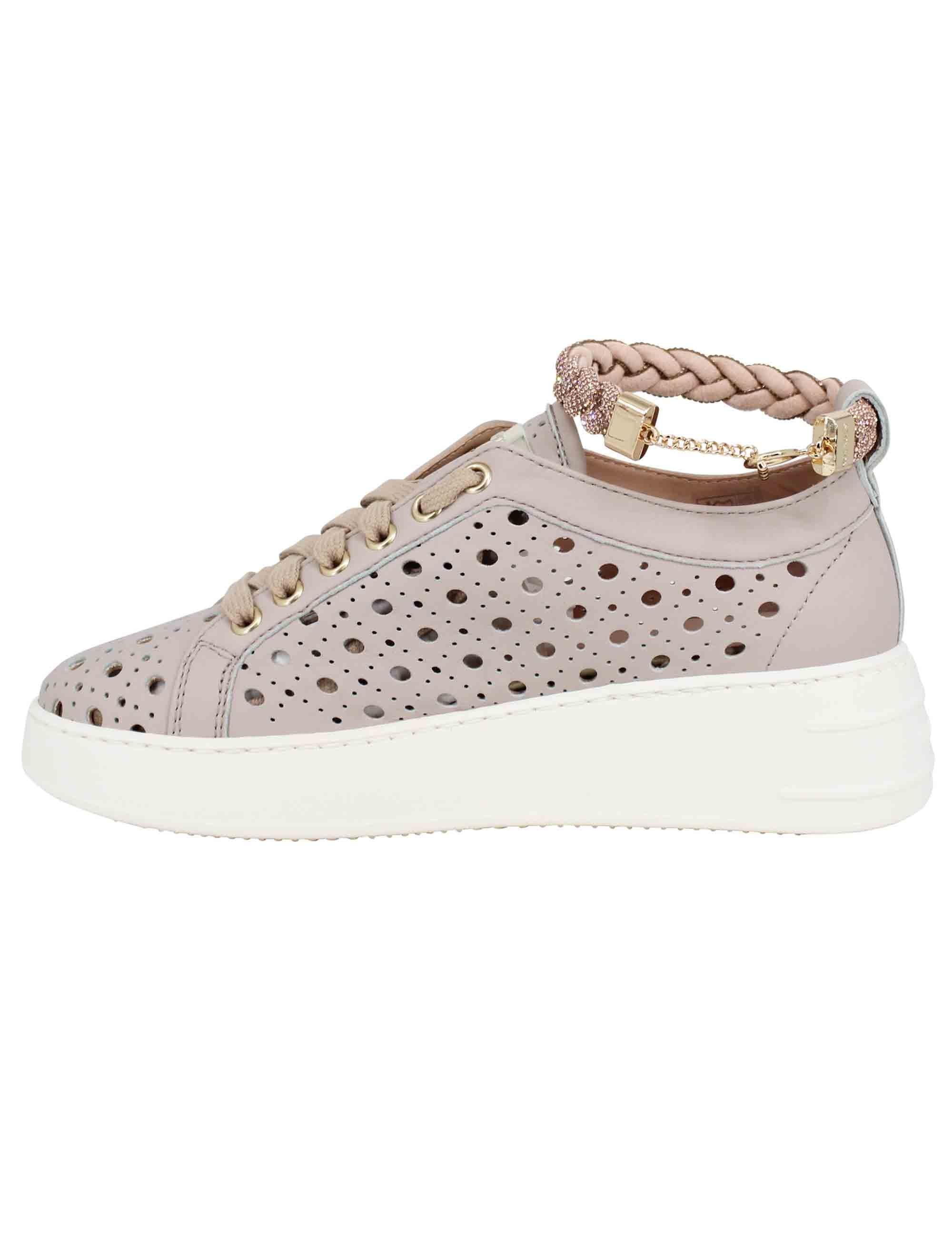 Sneakers donna in pelle forata taupe con cavigliera in strass 130 D 026 Stokton 