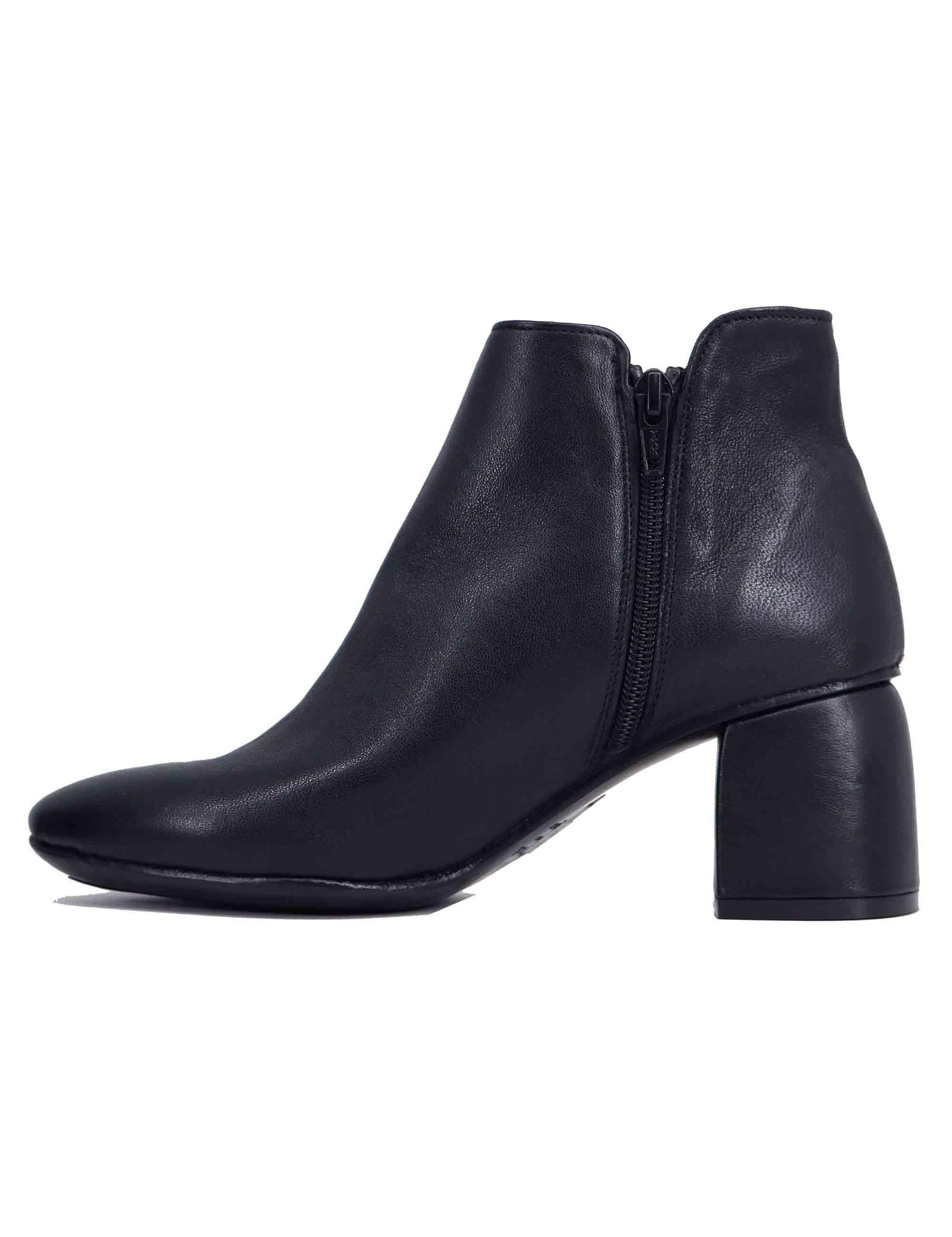 Stivaletti donna in pelle nera 124900 001 Kudetà 