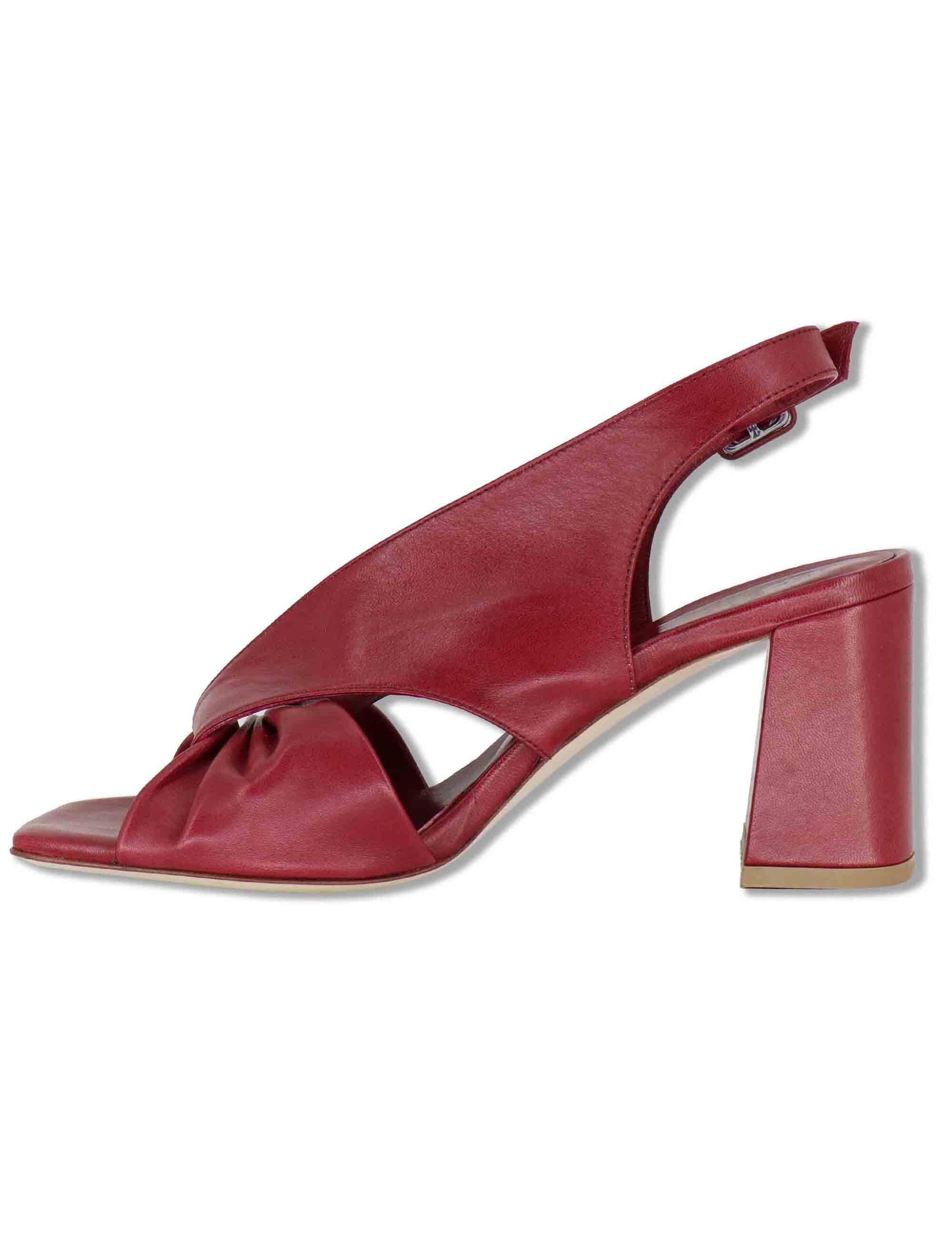 Sandali donna slingback in pelle rossa con punta quadra e tacco grosso DS2674/G 005 L'Arianna 